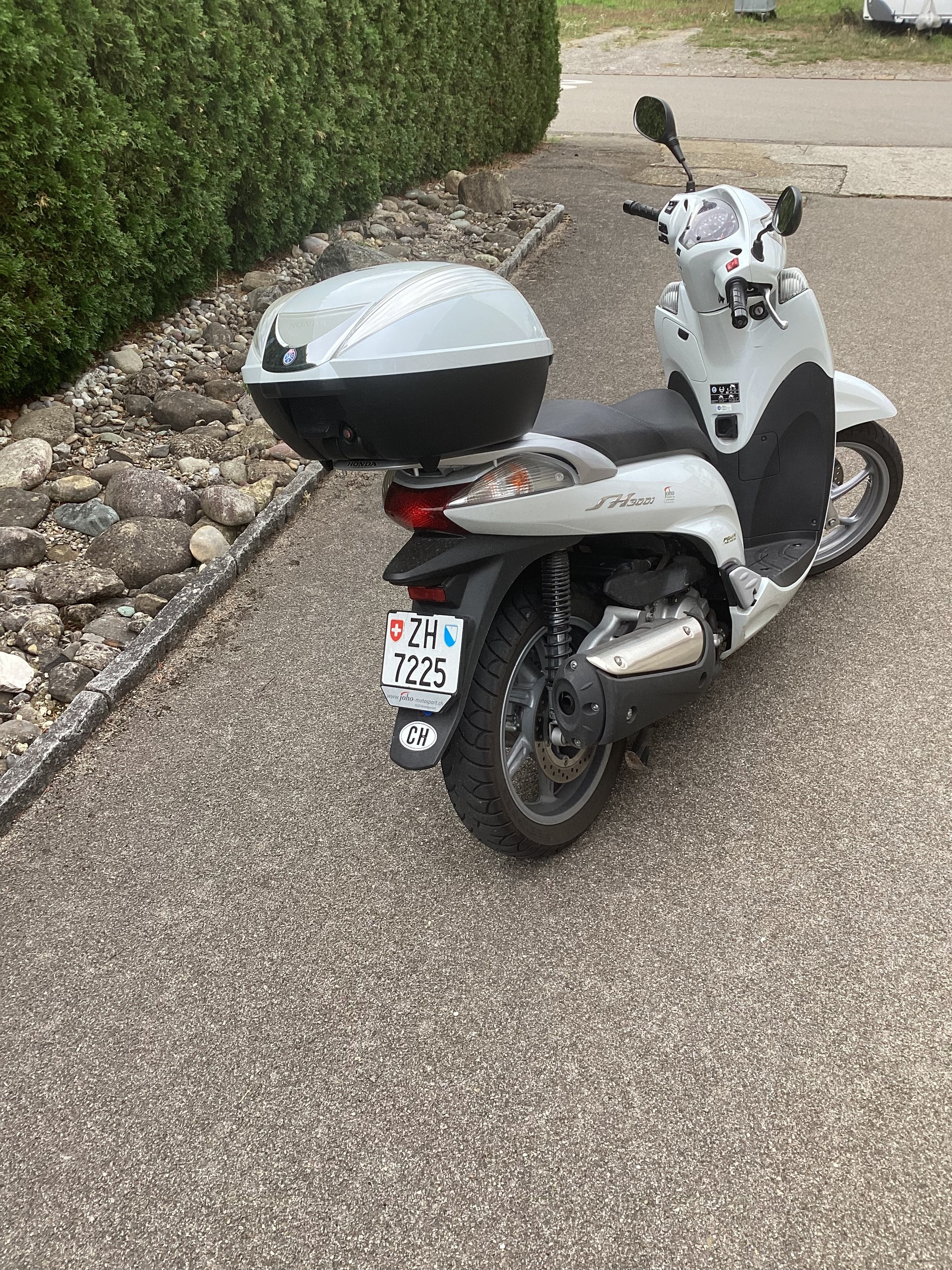 HONDA SH 300 iR ABS Sporty-image-1