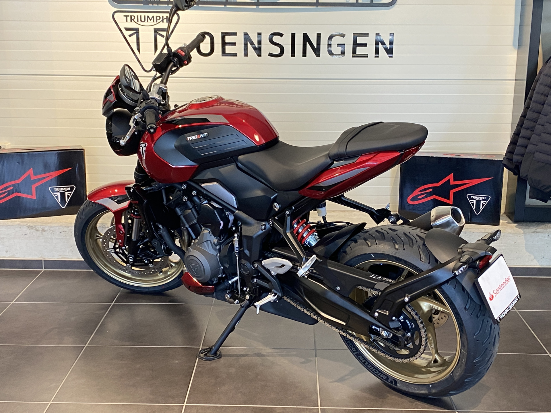 TRIUMPH Trident 800 (4.75 % Power Leasing)-image-4