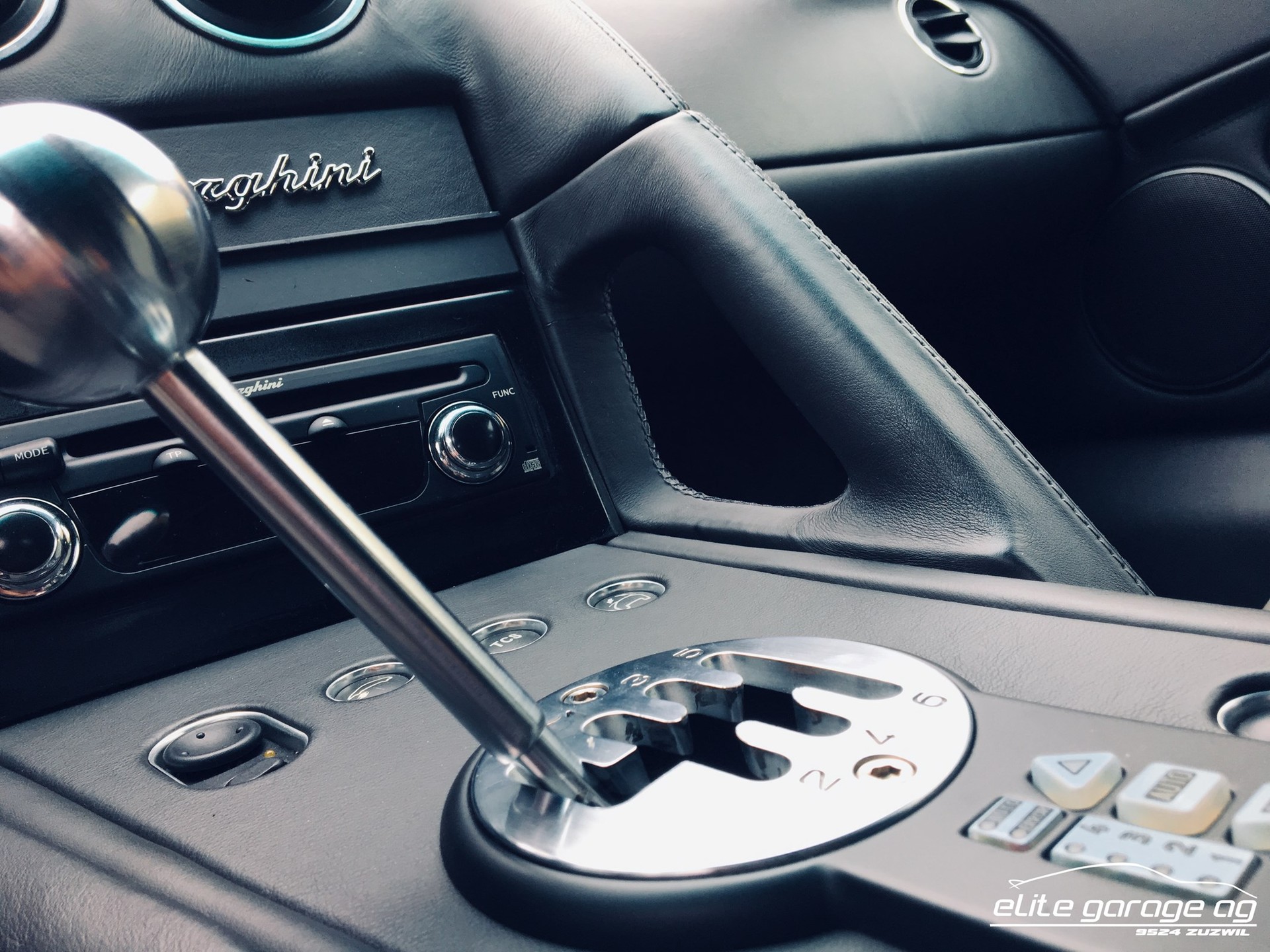 LAMBORGHINI Murciélago 6.2 Coupé-image-10