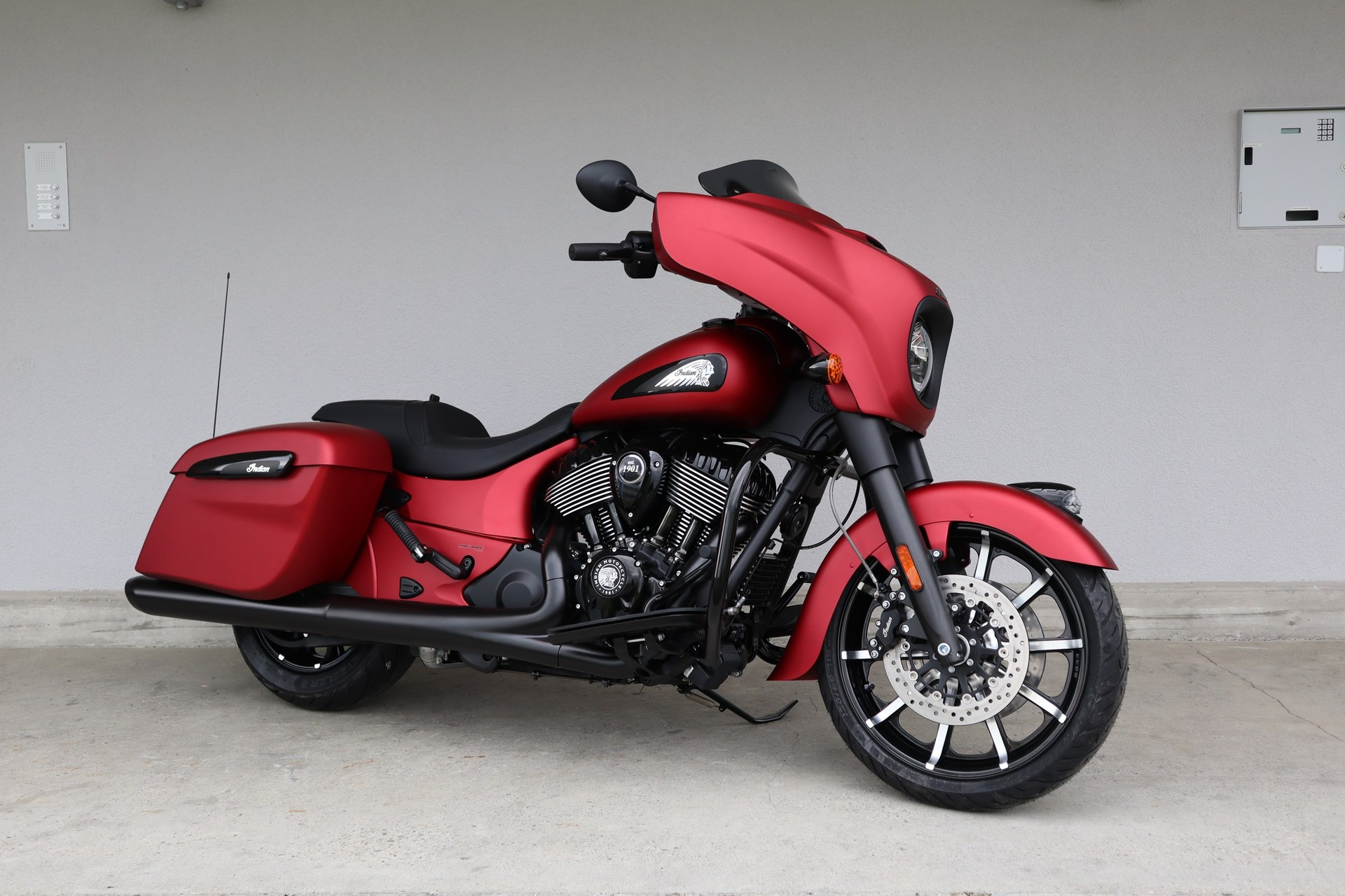 INDIAN Chieftain Dark Horse-image-1