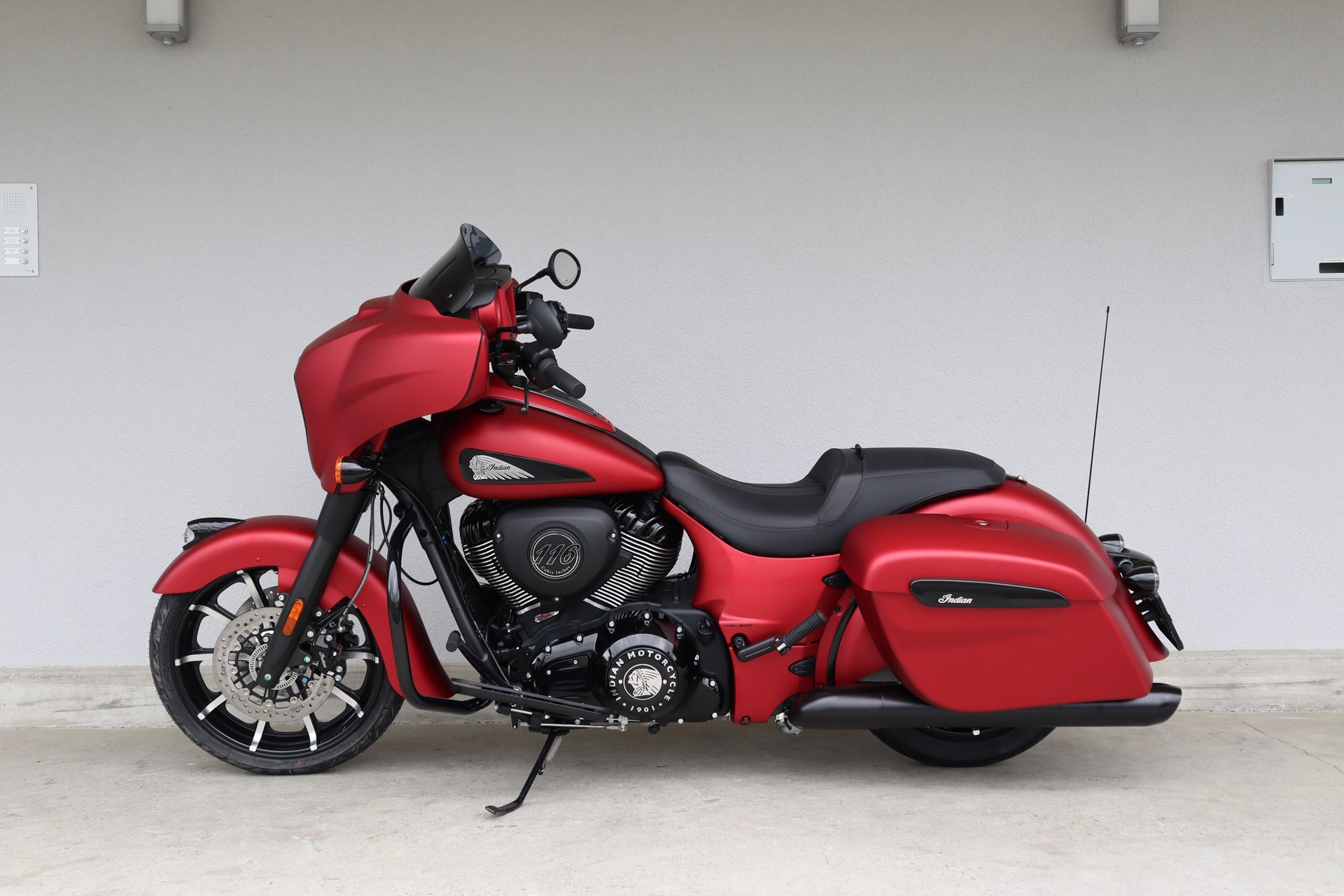 INDIAN Chieftain Dark Horse-image-3