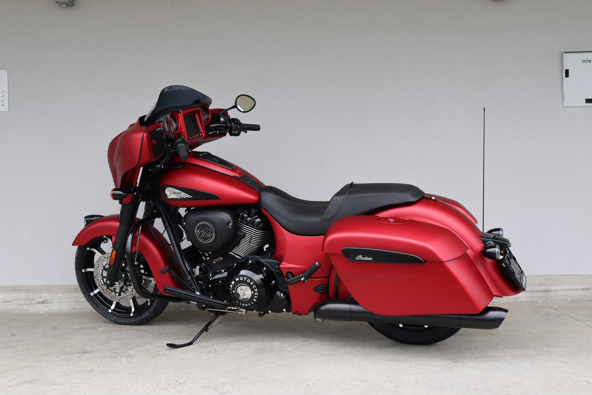 INDIAN Chieftain Dark Horse-image-5