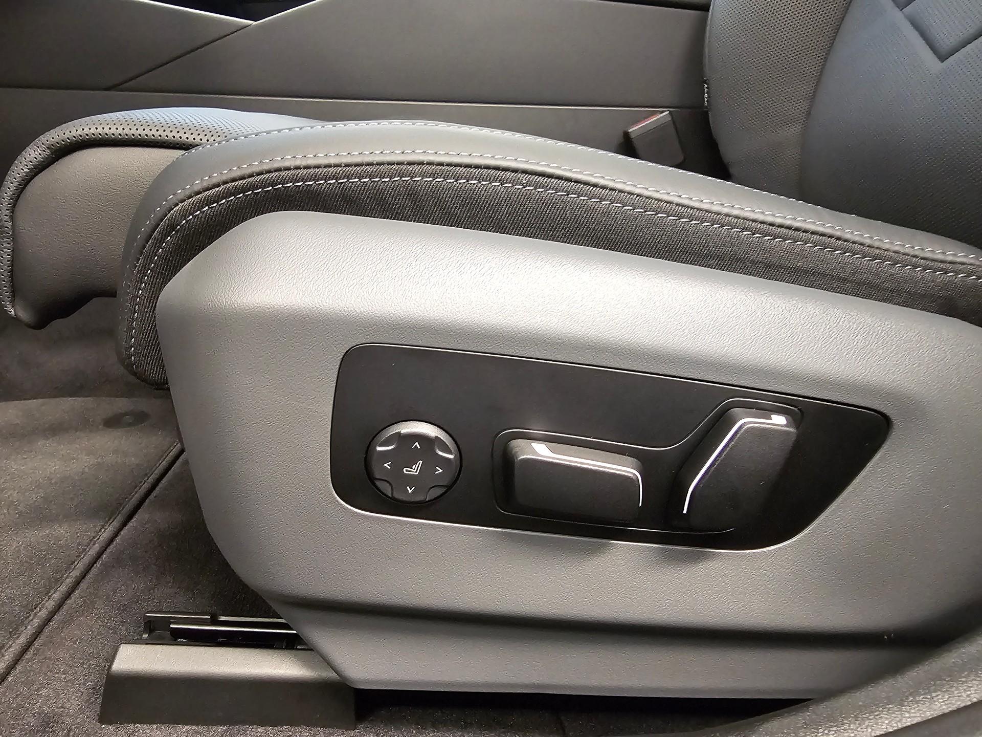 BMW i5 M60 xDrive M Sp. Pro-image-19