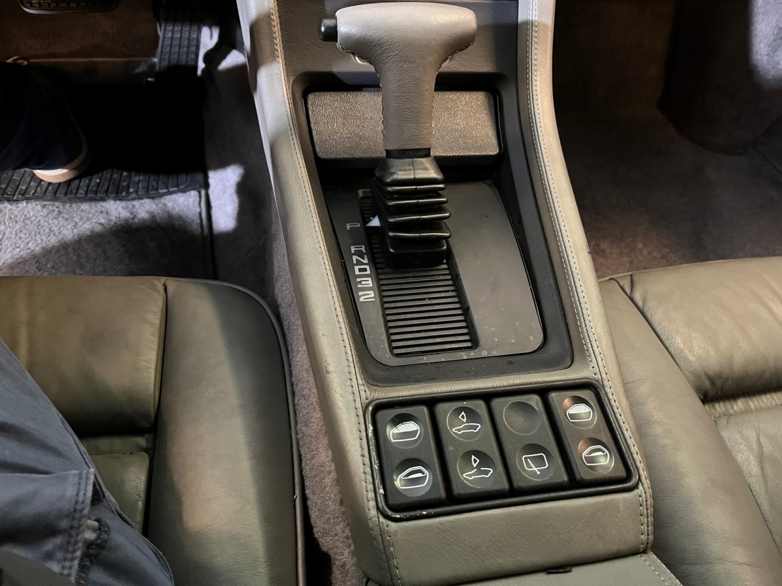 PORSCHE 928 GTS-image-13