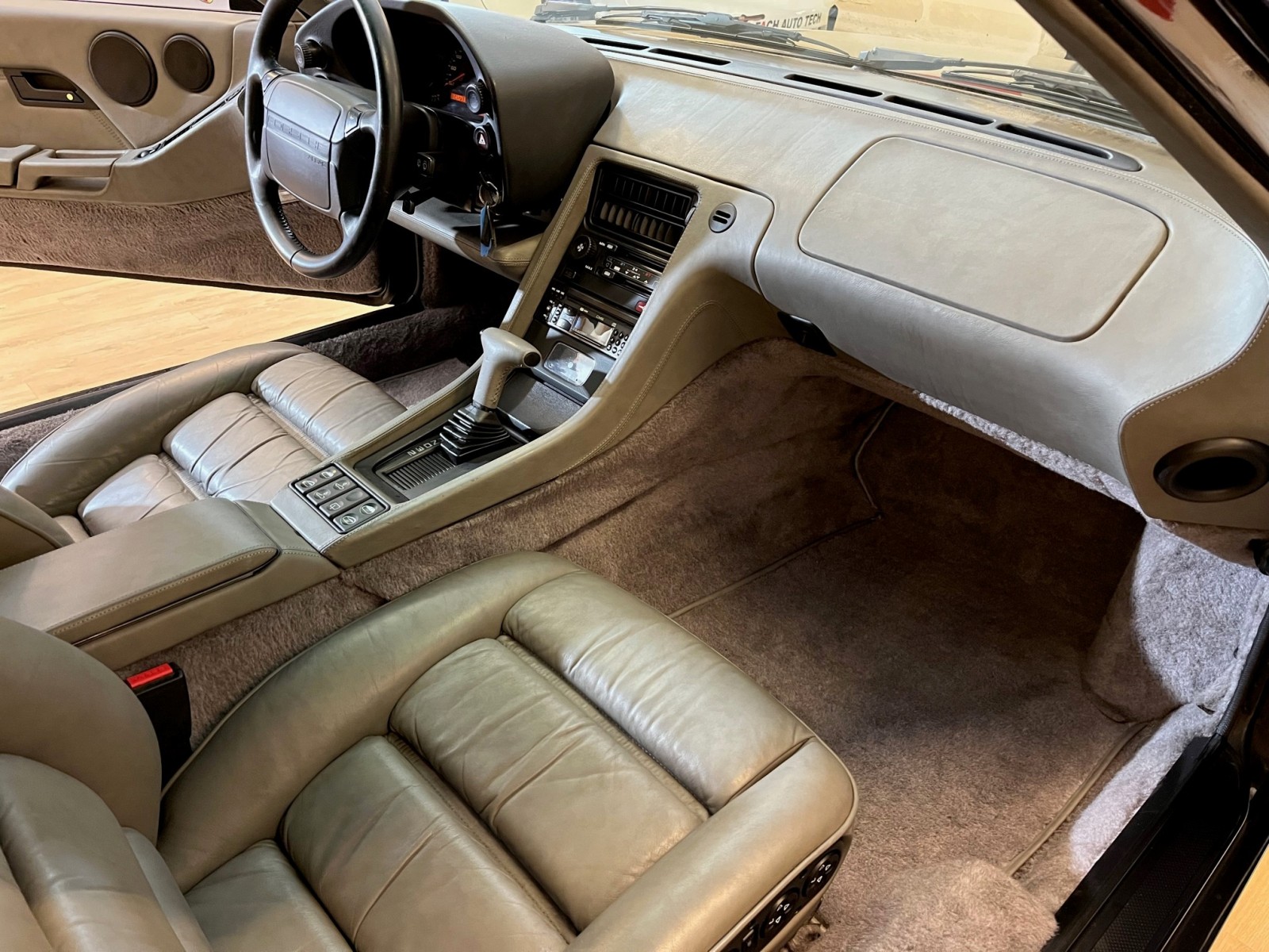 PORSCHE 928 GTS-image-9