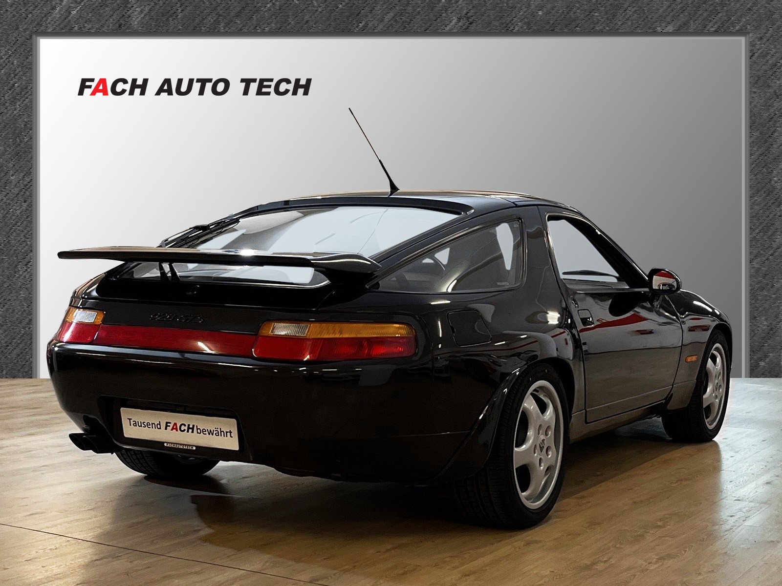 PORSCHE 928 GTS-image-5