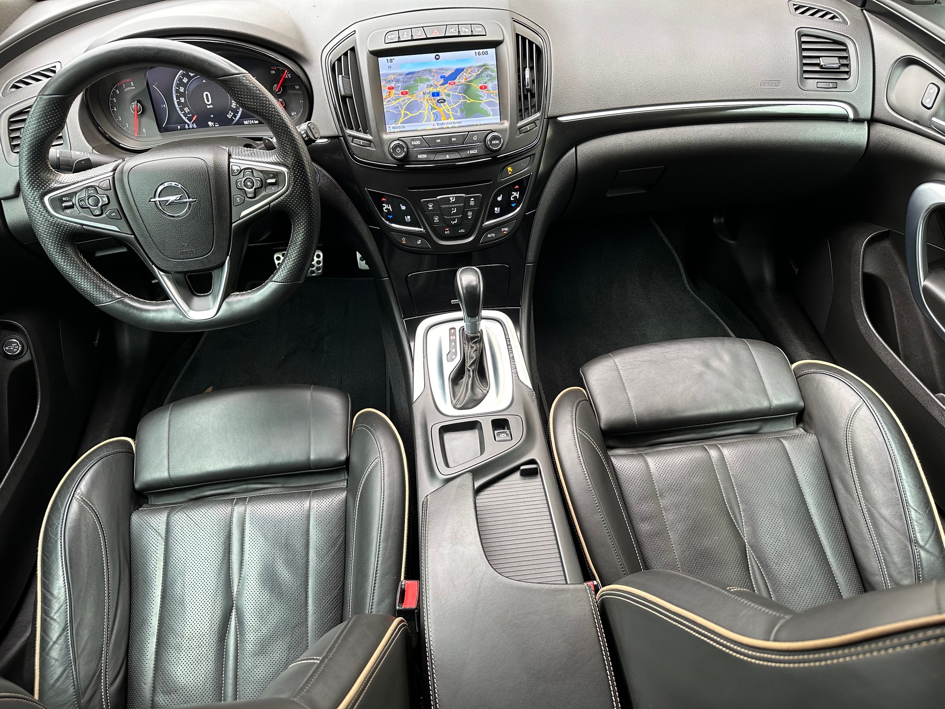 OPEL Insignia Country Tourer Excellence 2.0 Turbo 4WD Automatic-image-8