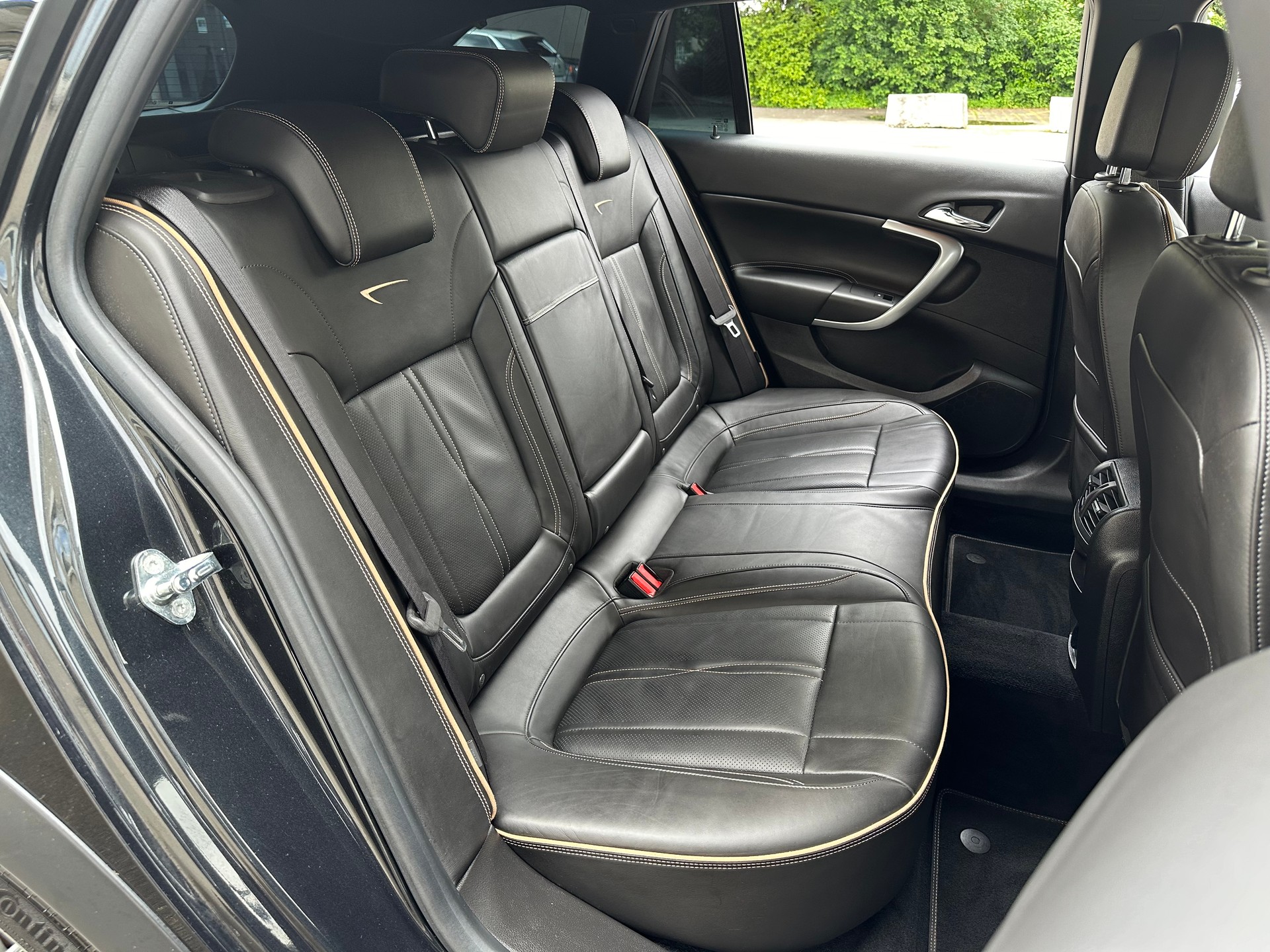 OPEL Insignia Country Tourer Excellence 2.0 Turbo 4WD Automatic-image-16