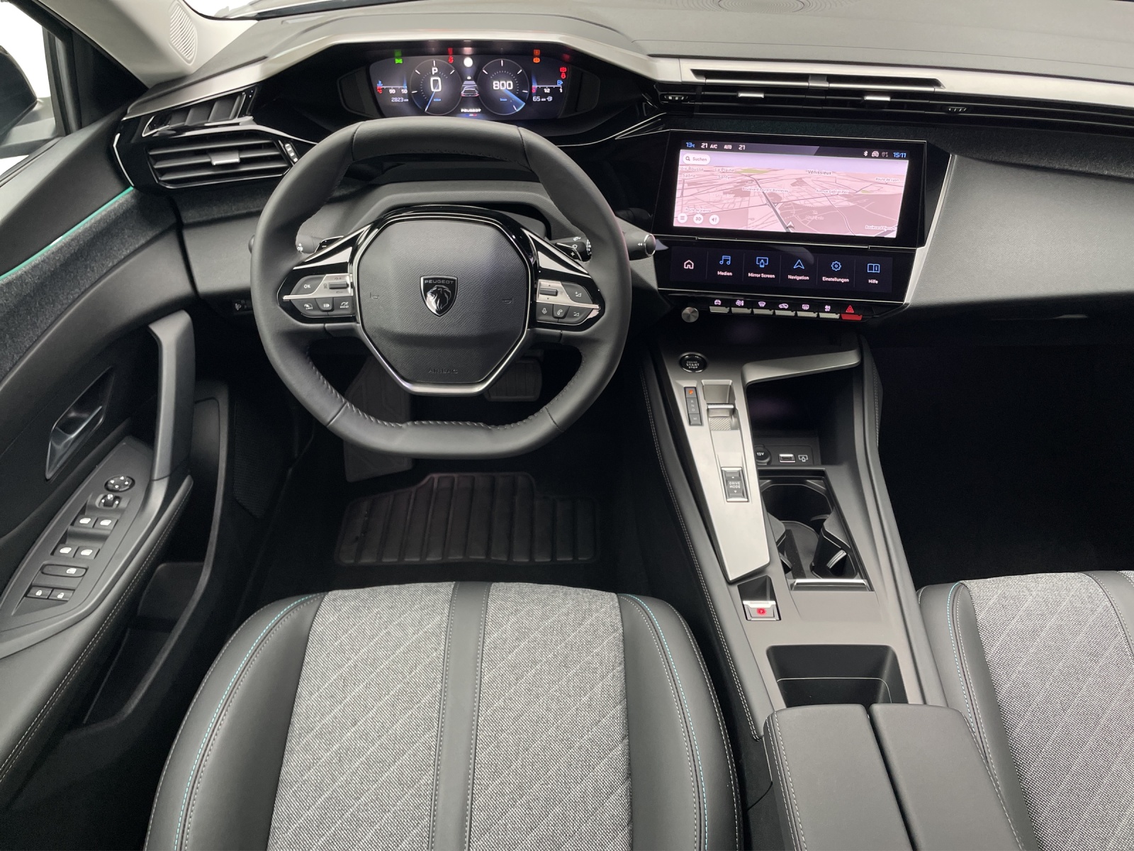 PEUGEOT 408 1.2 PureTech Allure Pack EAT8-image-11