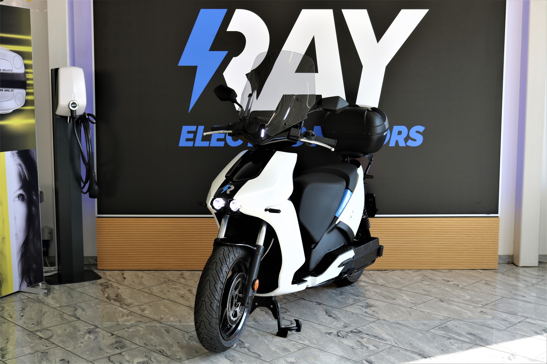 RAY Ray 7.7 1.8 KW Charger-image-13