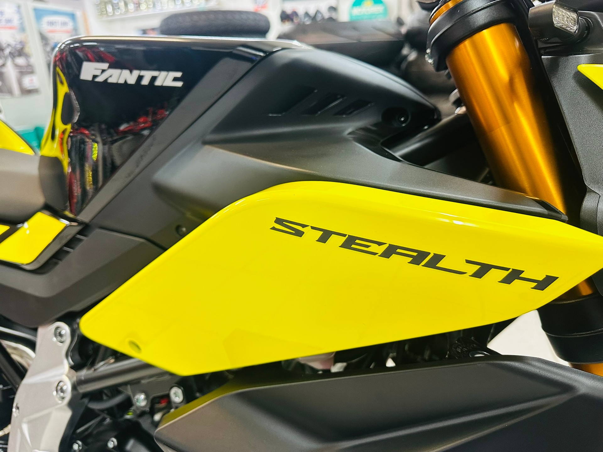 FANTIC STEALTH 125-image-11