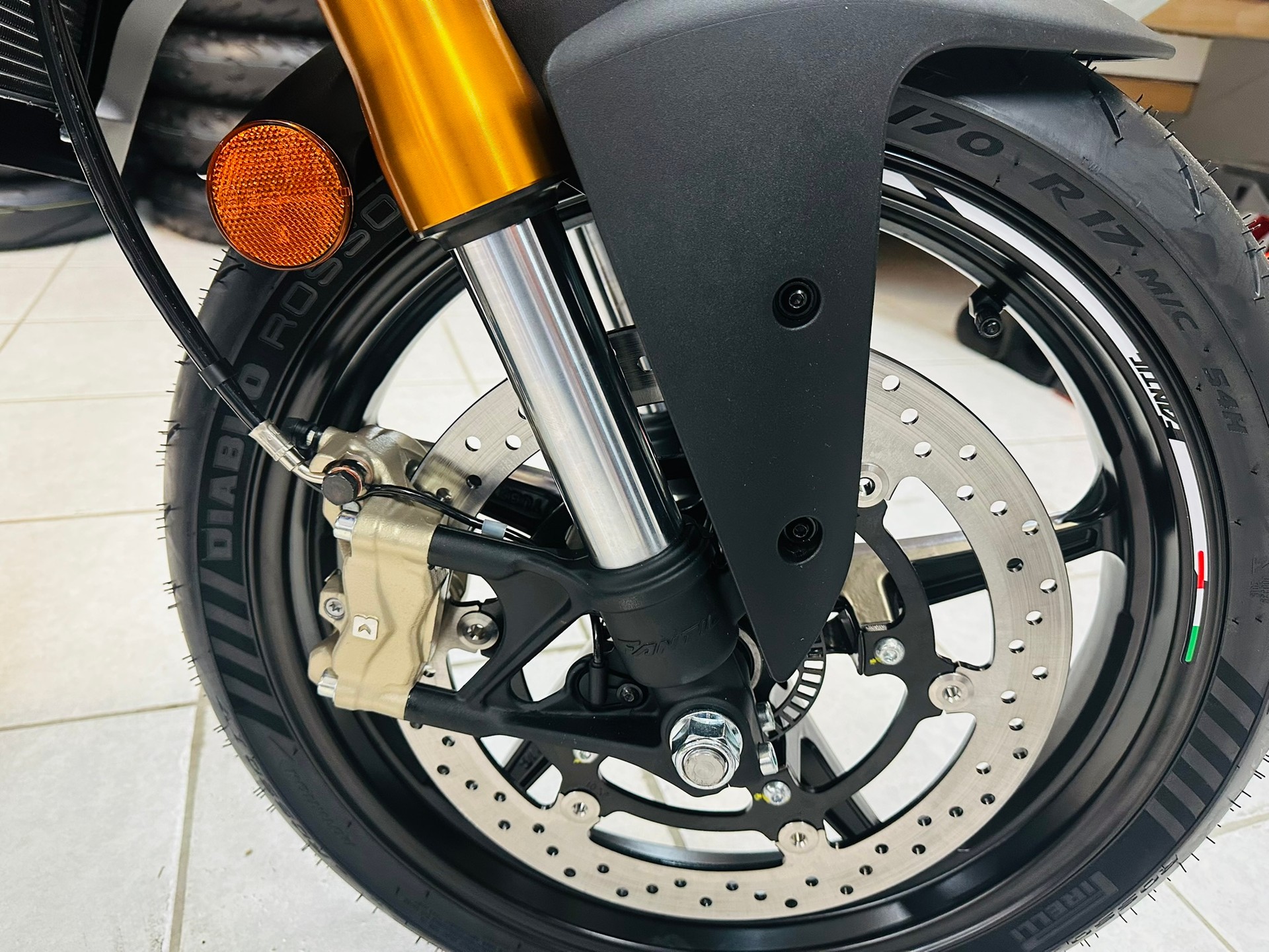 FANTIC STEALTH 125-image-5