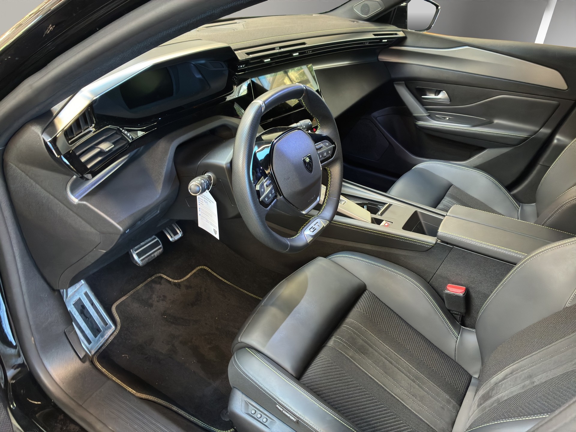 PEUGEOT 308 SW 1.2 Pure Tech GT EAT8-image-7