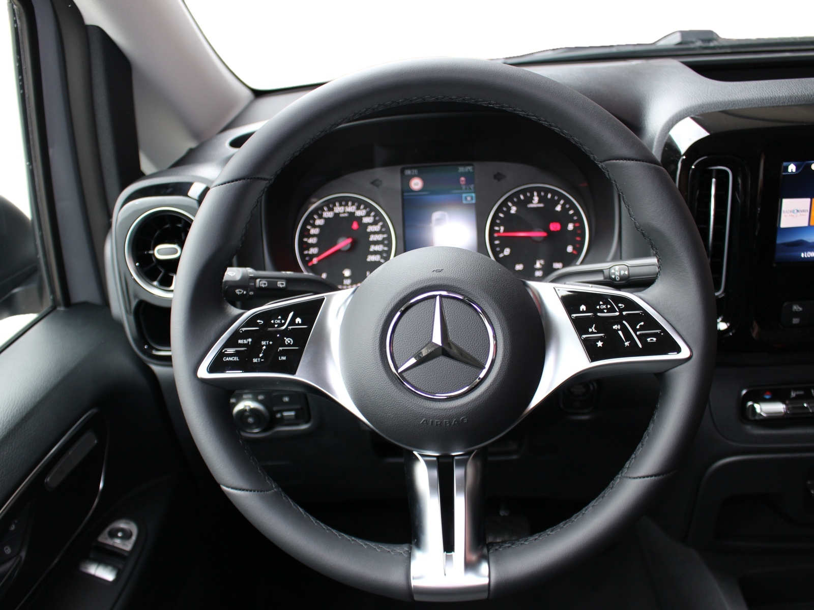 MERCEDES-BENZ Vito 116 CDI Tourer Family L 4MATIC-image-11