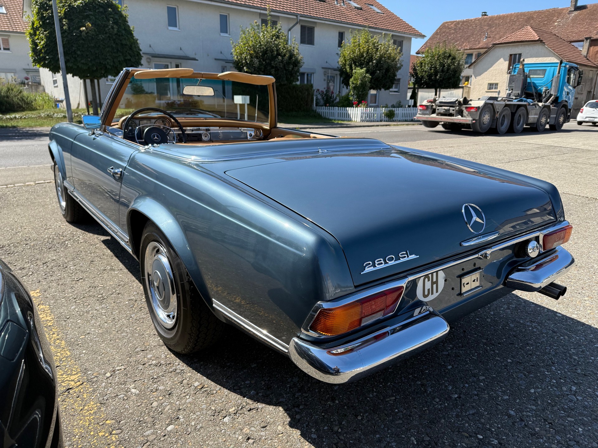 MERCEDES-BENZ SL 280 Pagode-showroom-element-3