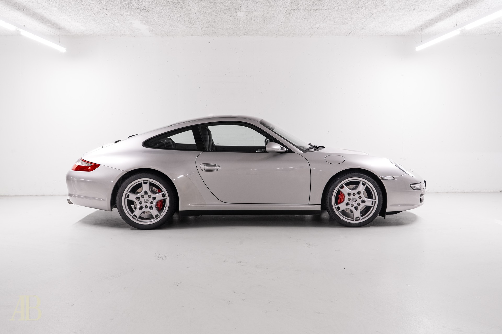 PORSCHE 911 Carrera 4S-image-8
