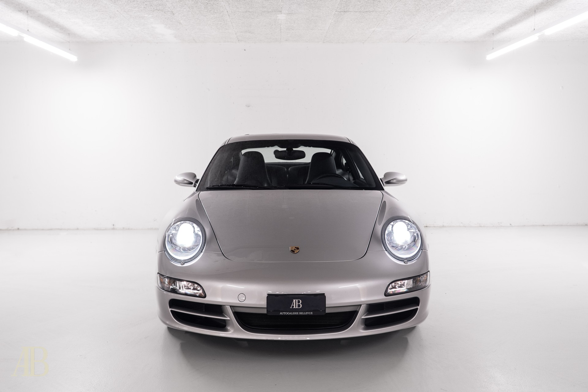 PORSCHE 911 Carrera 4S-image-1