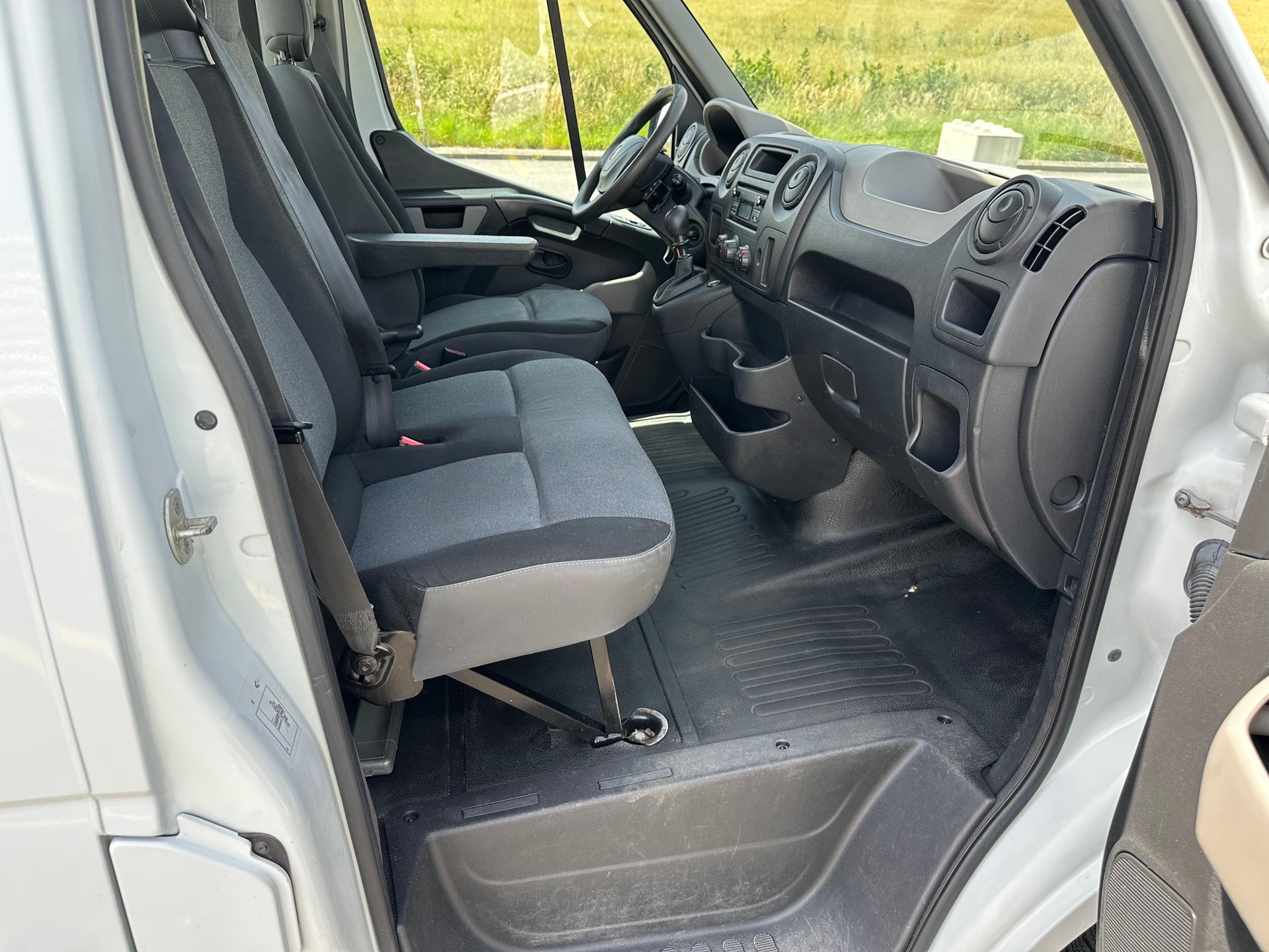 RENAULT Master T35 2.3dCi L3H1-image-28