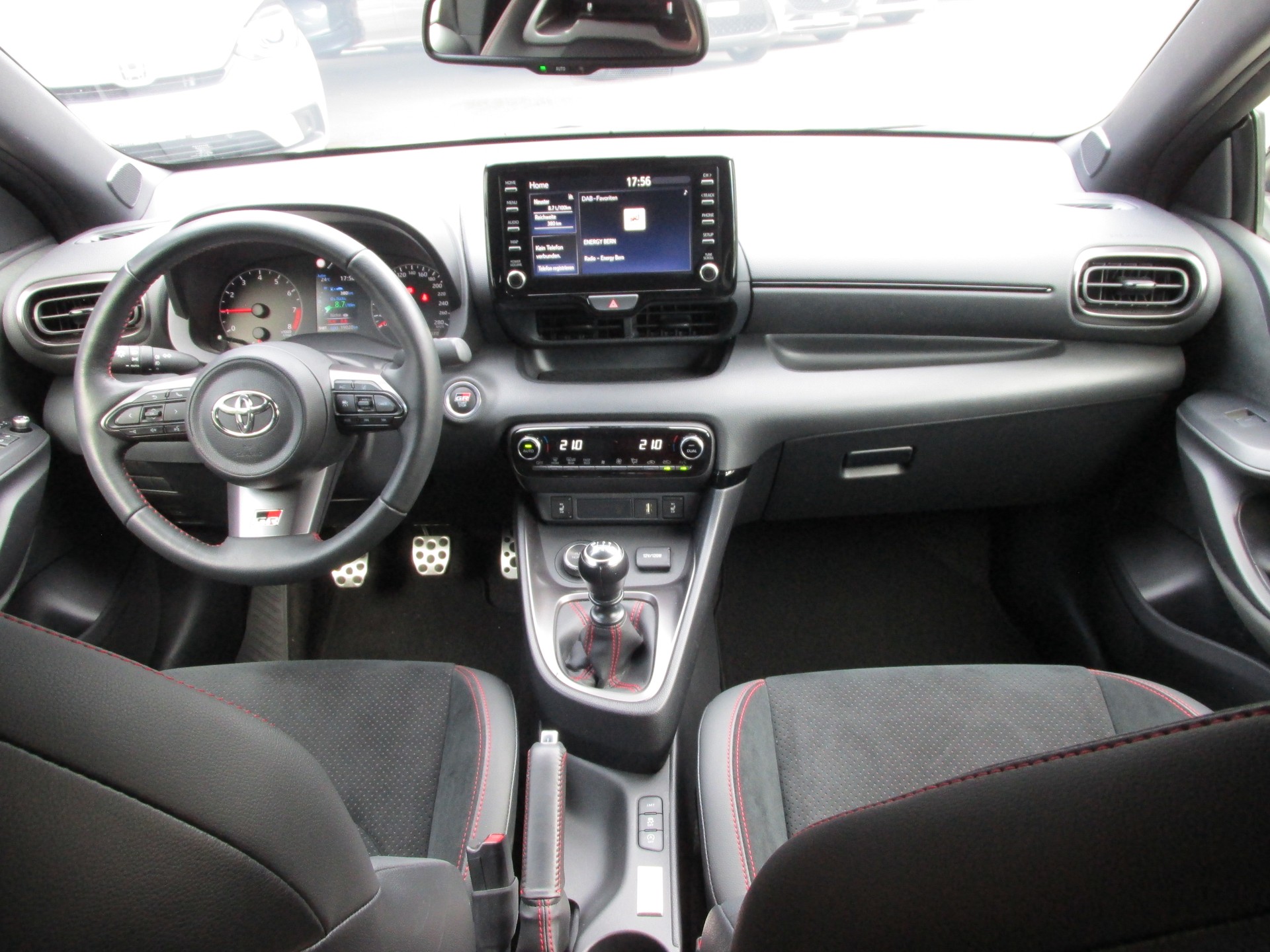 TOYOTA Yaris 1.6 GR Sport-image-13