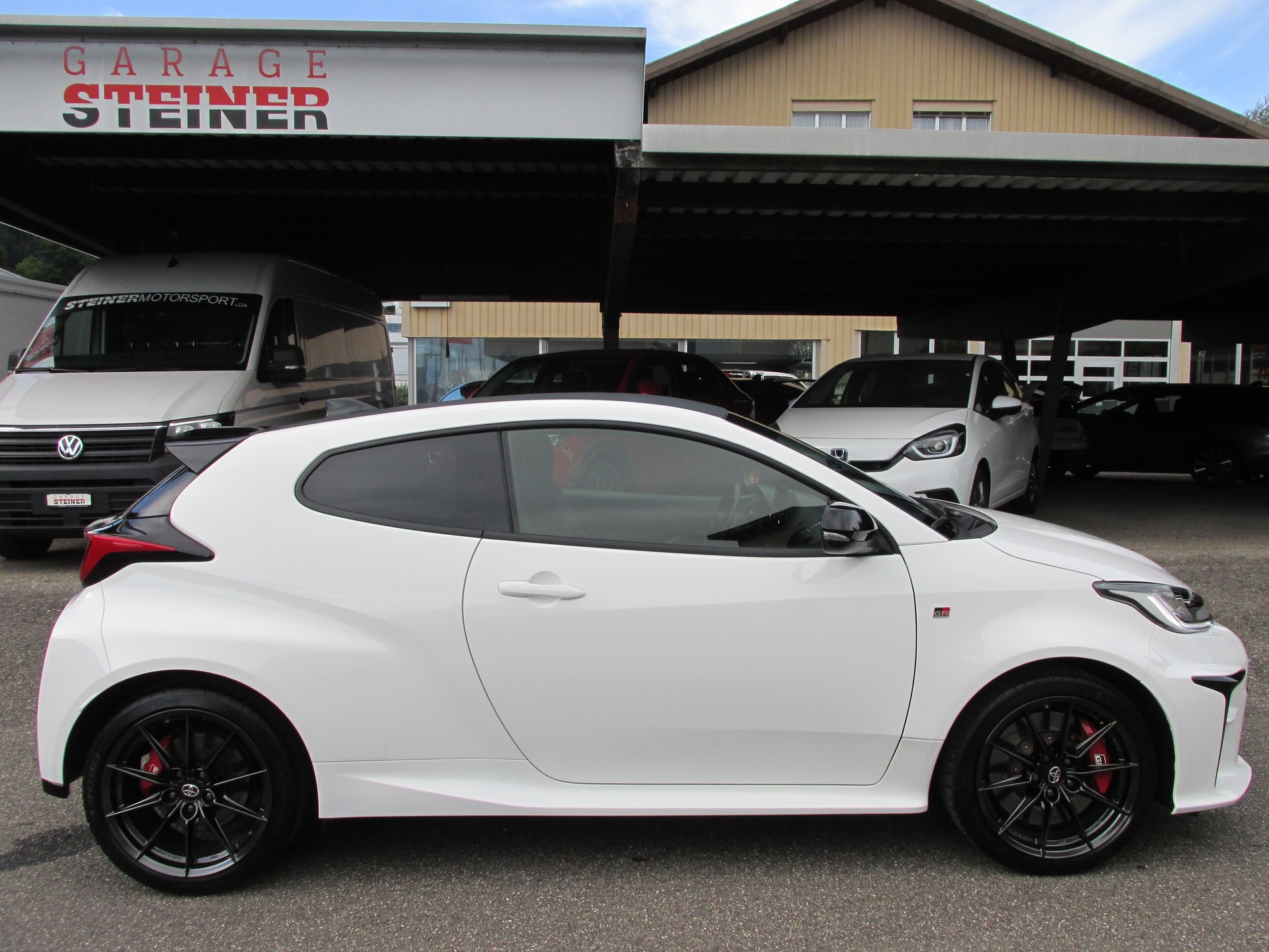 TOYOTA Yaris 1.6 GR Sport-showroom-element-3