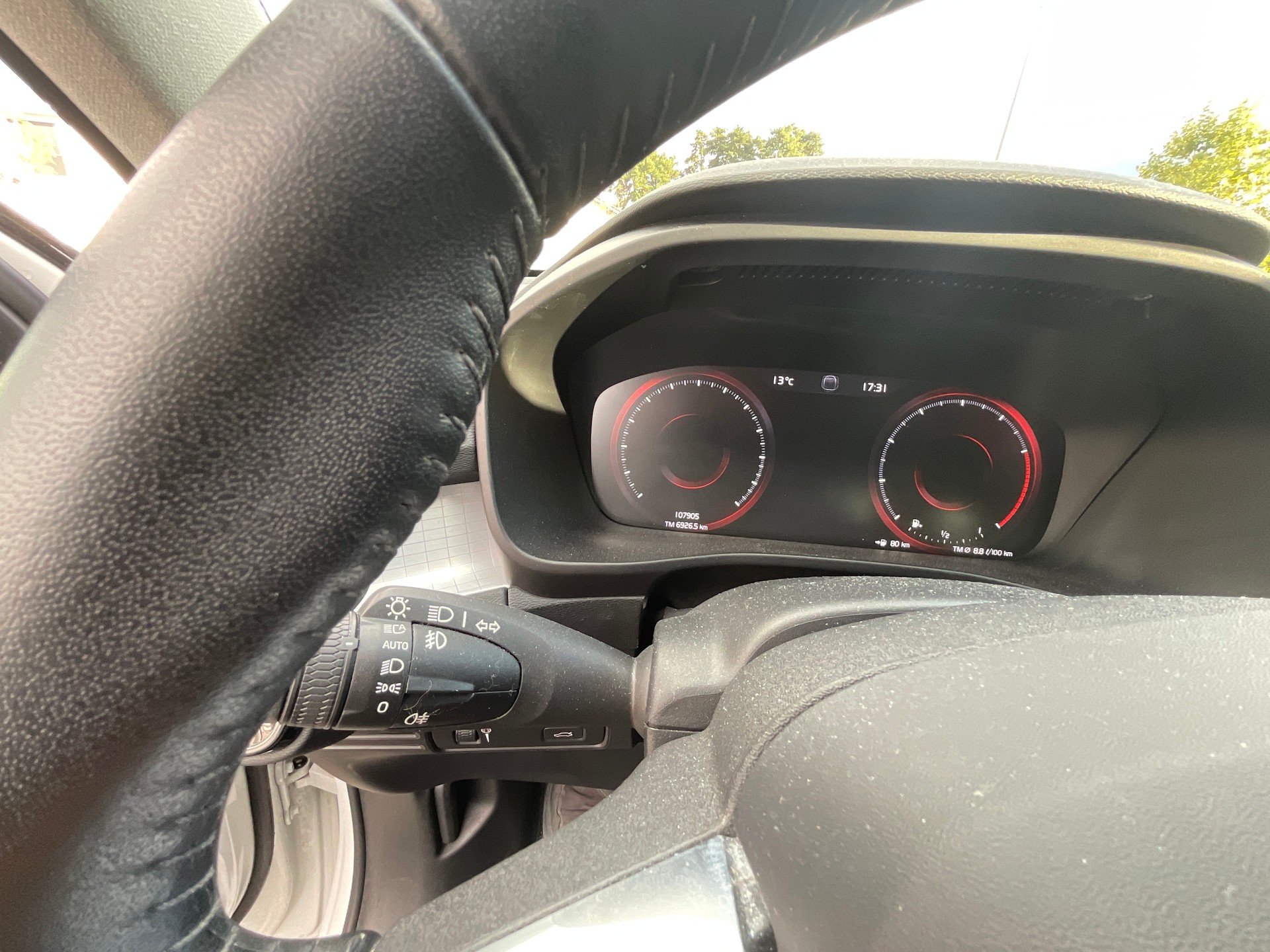 VOLVO XC40 T4 AWD Momentum Geartronic-image-10