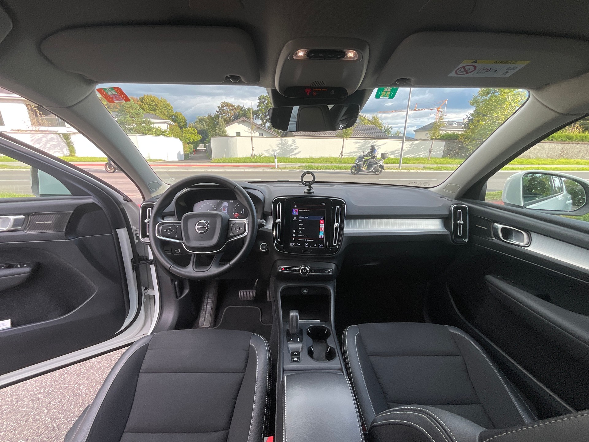 VOLVO XC40 T4 AWD Momentum Geartronic-image-8
