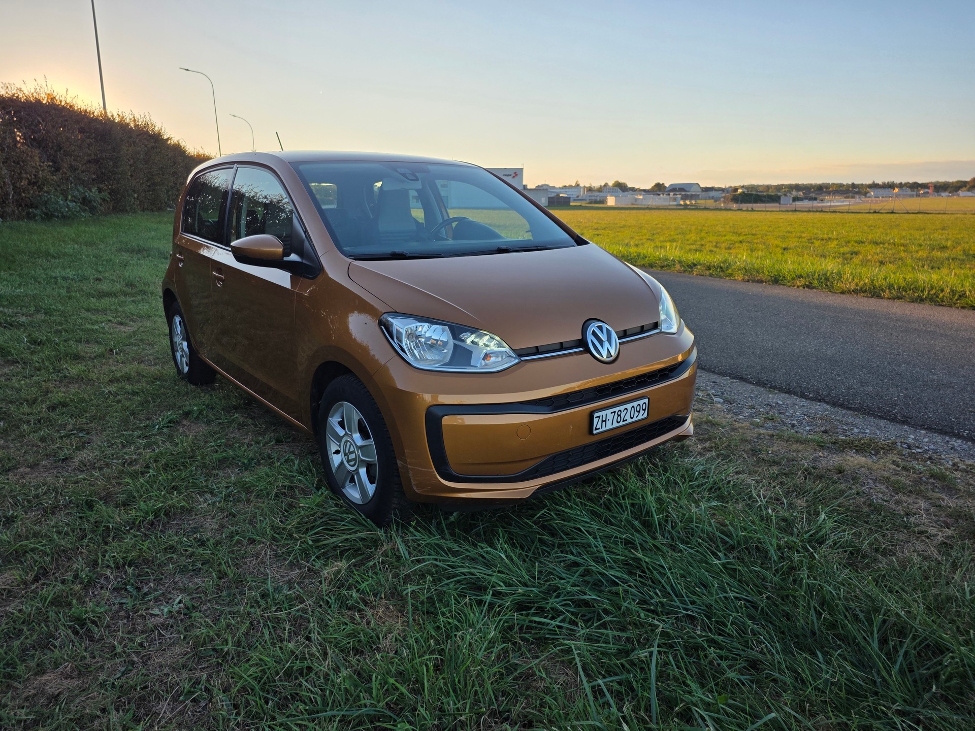 VW Up / AUTOMAT / Frisch mfk 05.10.2026 / TOPFAHRZEUG-image-1