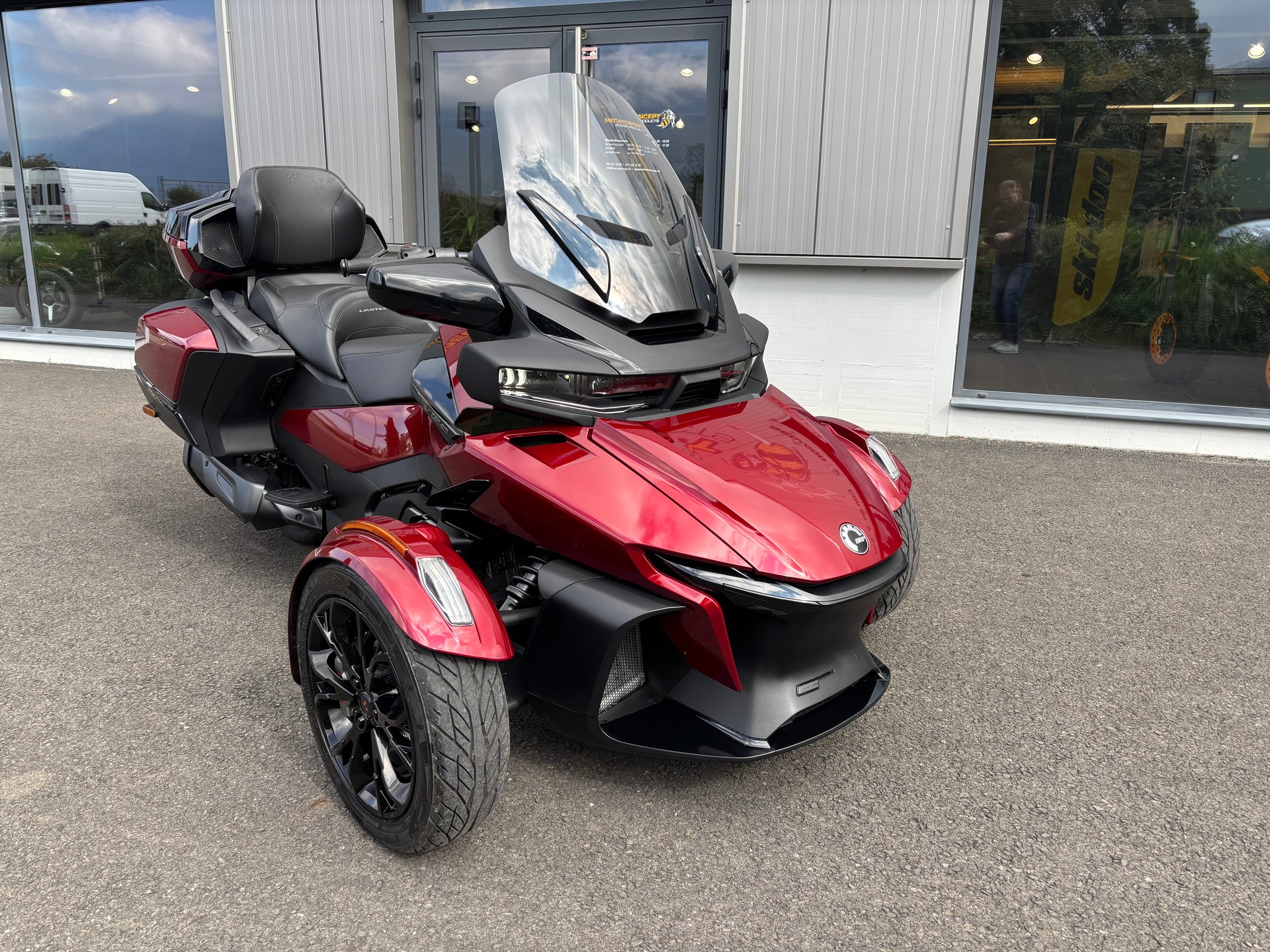 CAN-AM Spyder RT-LTD Dark Edition SE6-image-2