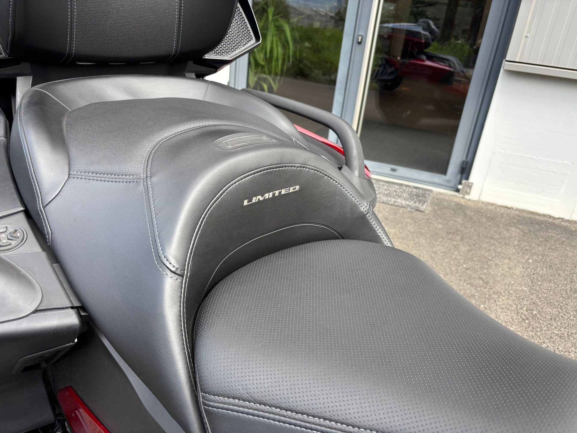 CAN-AM Spyder RT-LTD Dark Edition SE6-image-4