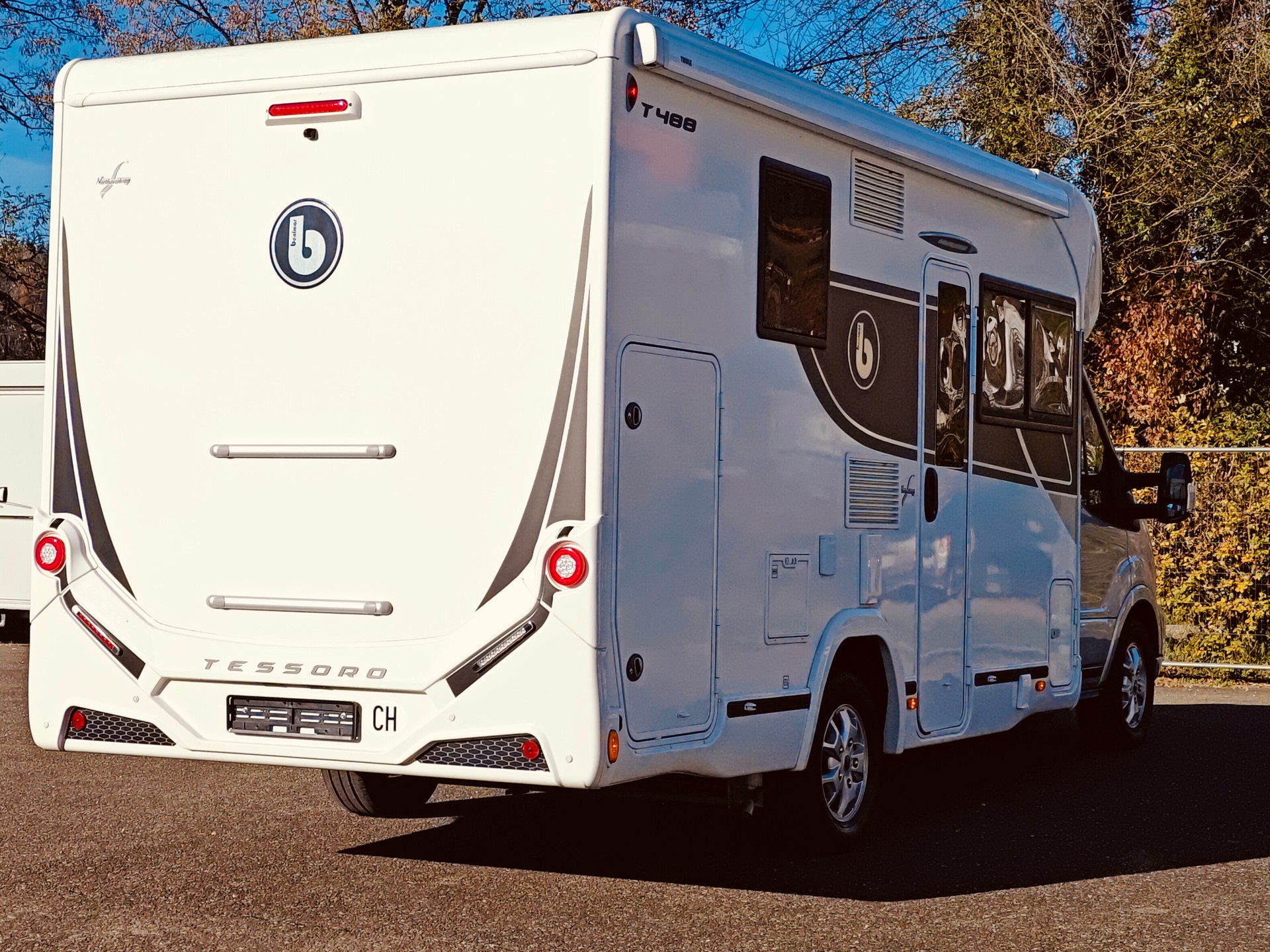 BENIMAR TESSORO 488 NORTHAUTOKAPP Automat -- Hubbett -- Solar -- Vorzelt -- Luftfederung-showroom-element-3