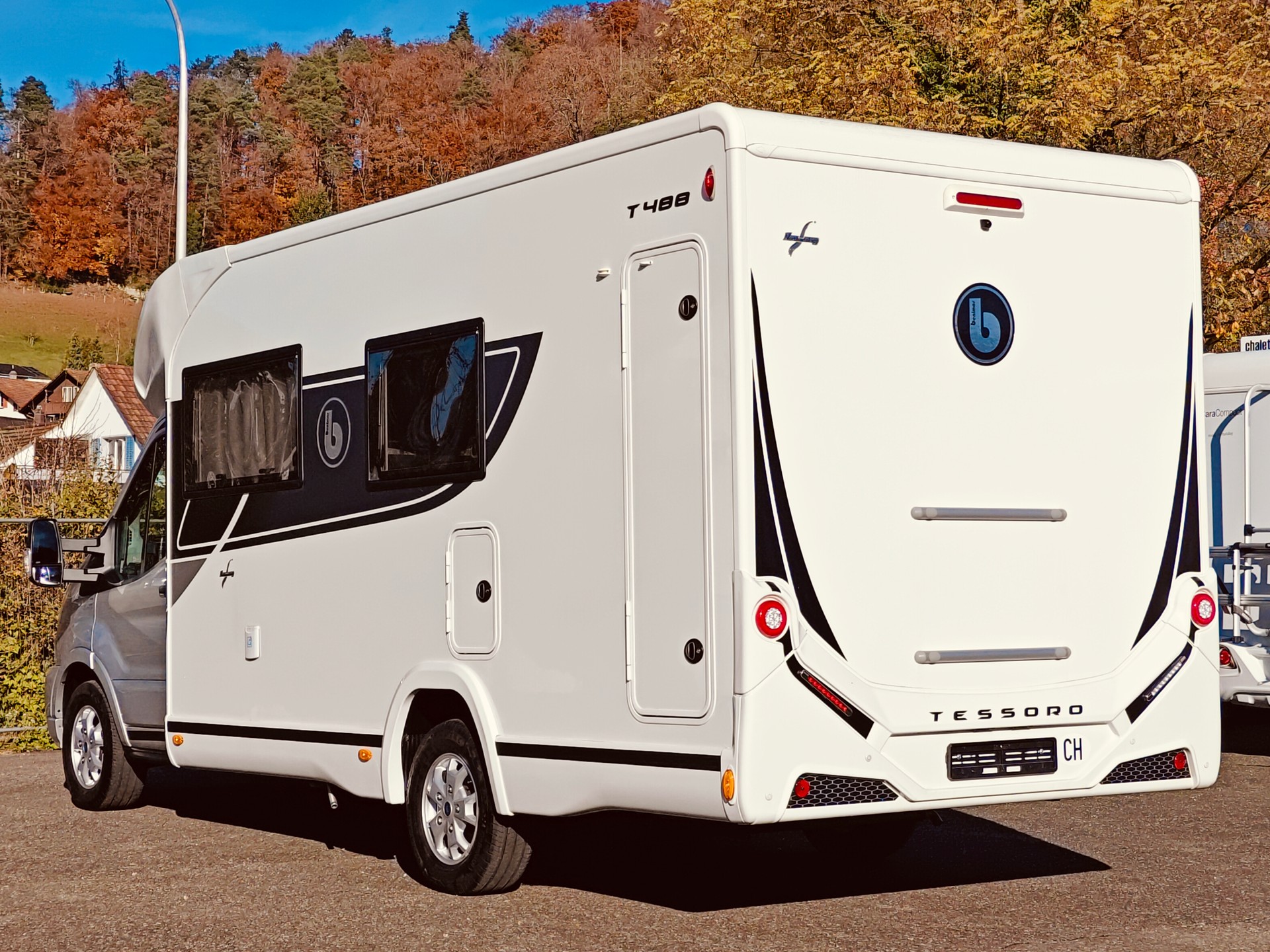 BENIMAR TESSORO 488 NORTHAUTOKAPP Automat -- Hubbett -- Solar -- Vorzelt -- Luftfederung-image-4