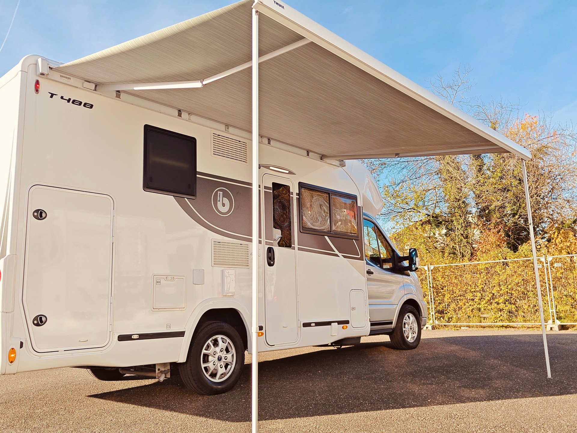 BENIMAR TESSORO 488 NORTHAUTOKAPP Automat -- Hubbett -- Solar -- Vorzelt -- Luftfederung-image-10