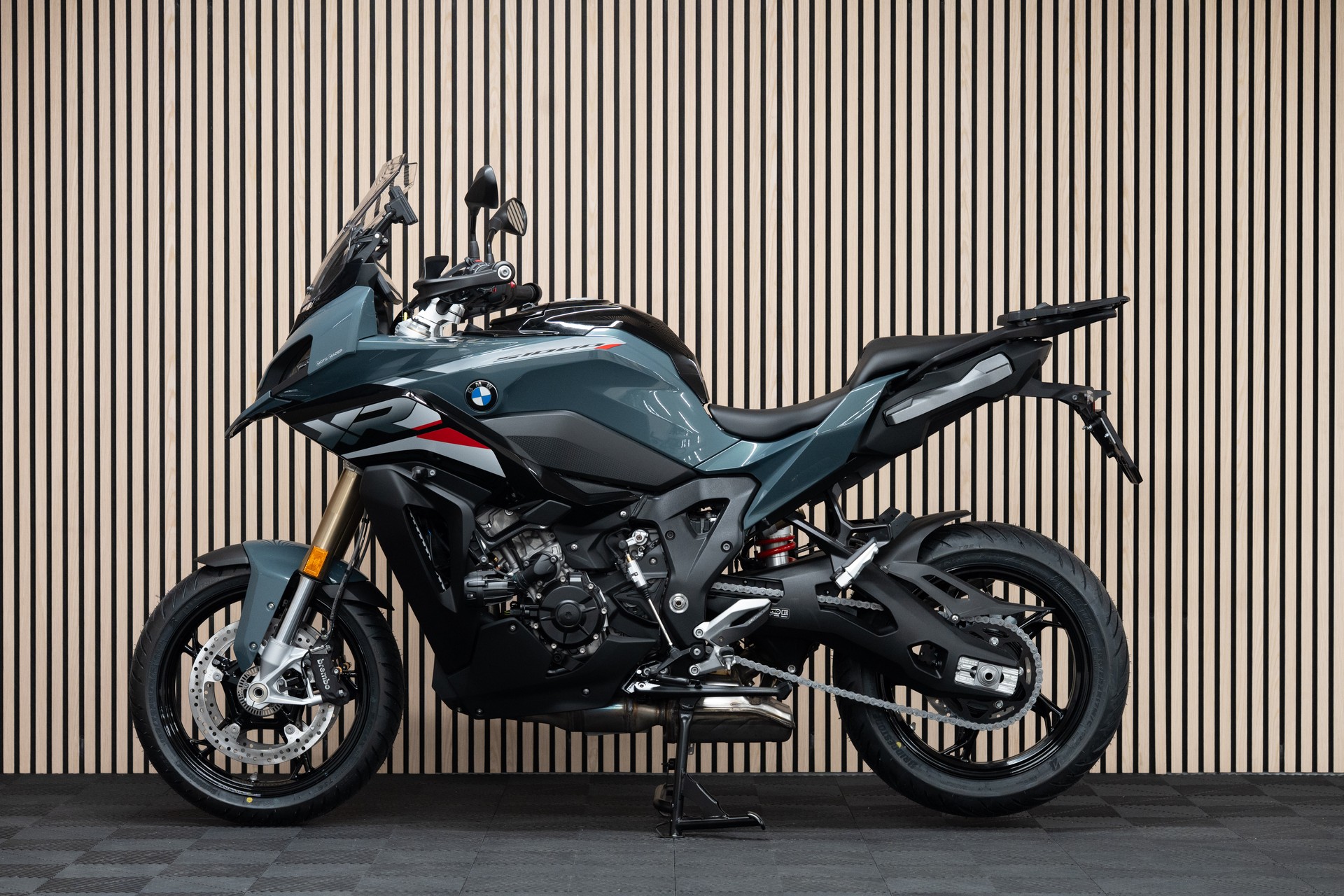 BMW S 1000 XR mit 0.9% Leasing 💸🚀-showroom-element-1