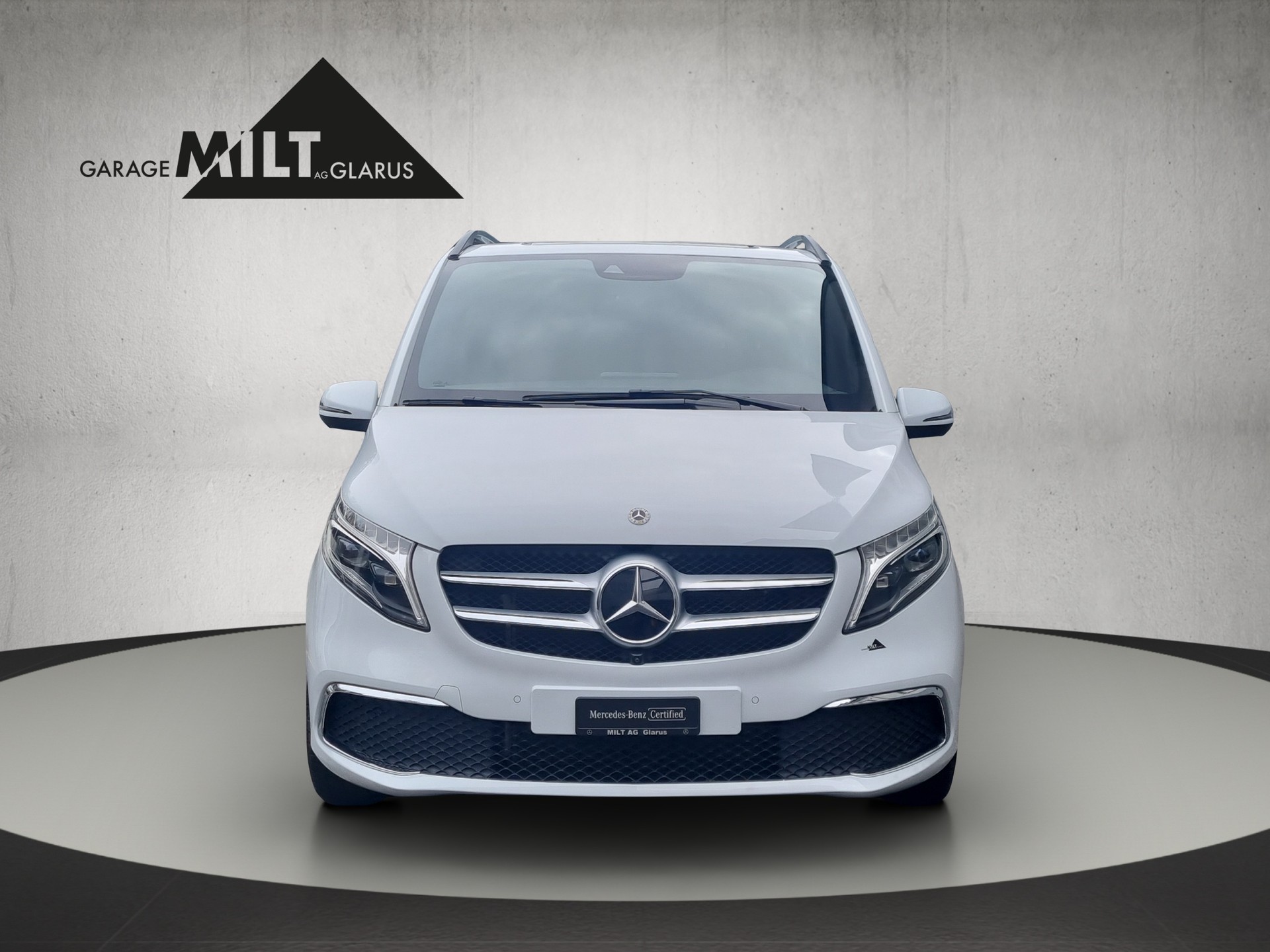 MERCEDES-BENZ V 300 d Swiss Ed. lang 4matic Van-showroom-element-1