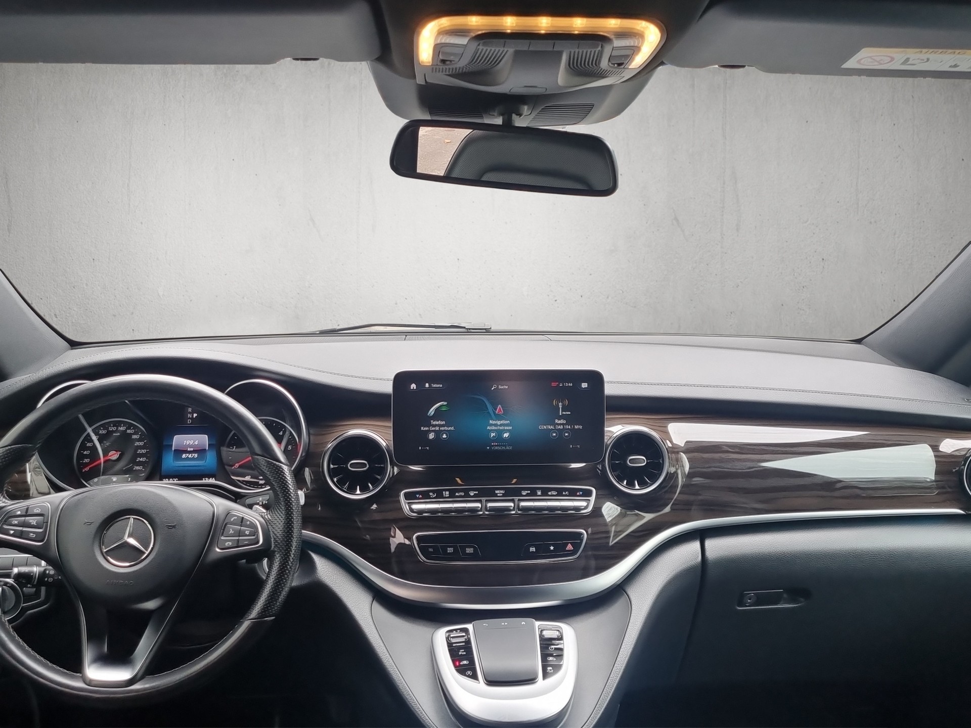 MERCEDES-BENZ V 300 d Swiss Ed. lang 4matic Van-image-11
