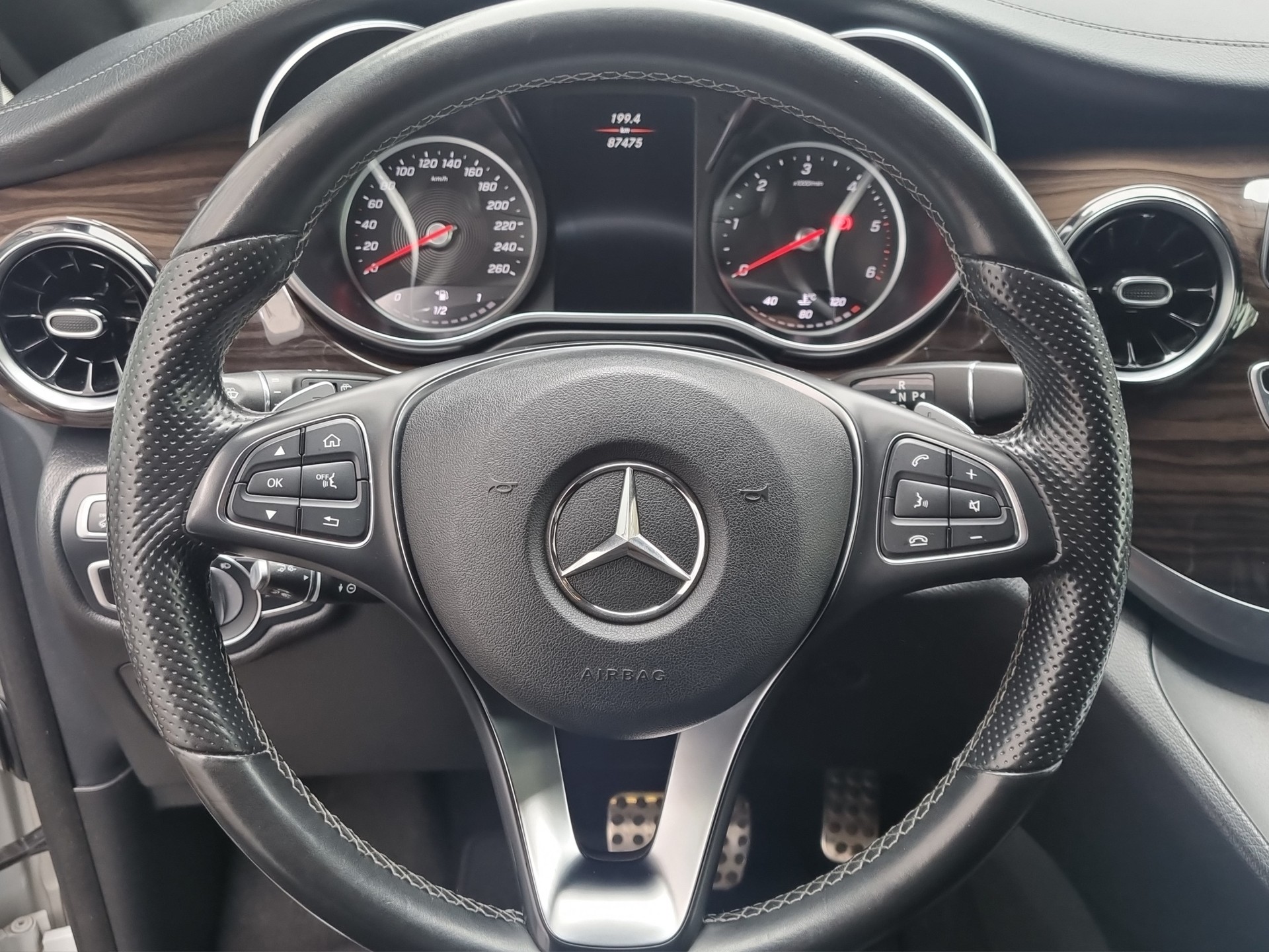 MERCEDES-BENZ V 300 d Swiss Ed. lang 4matic Van-image-9