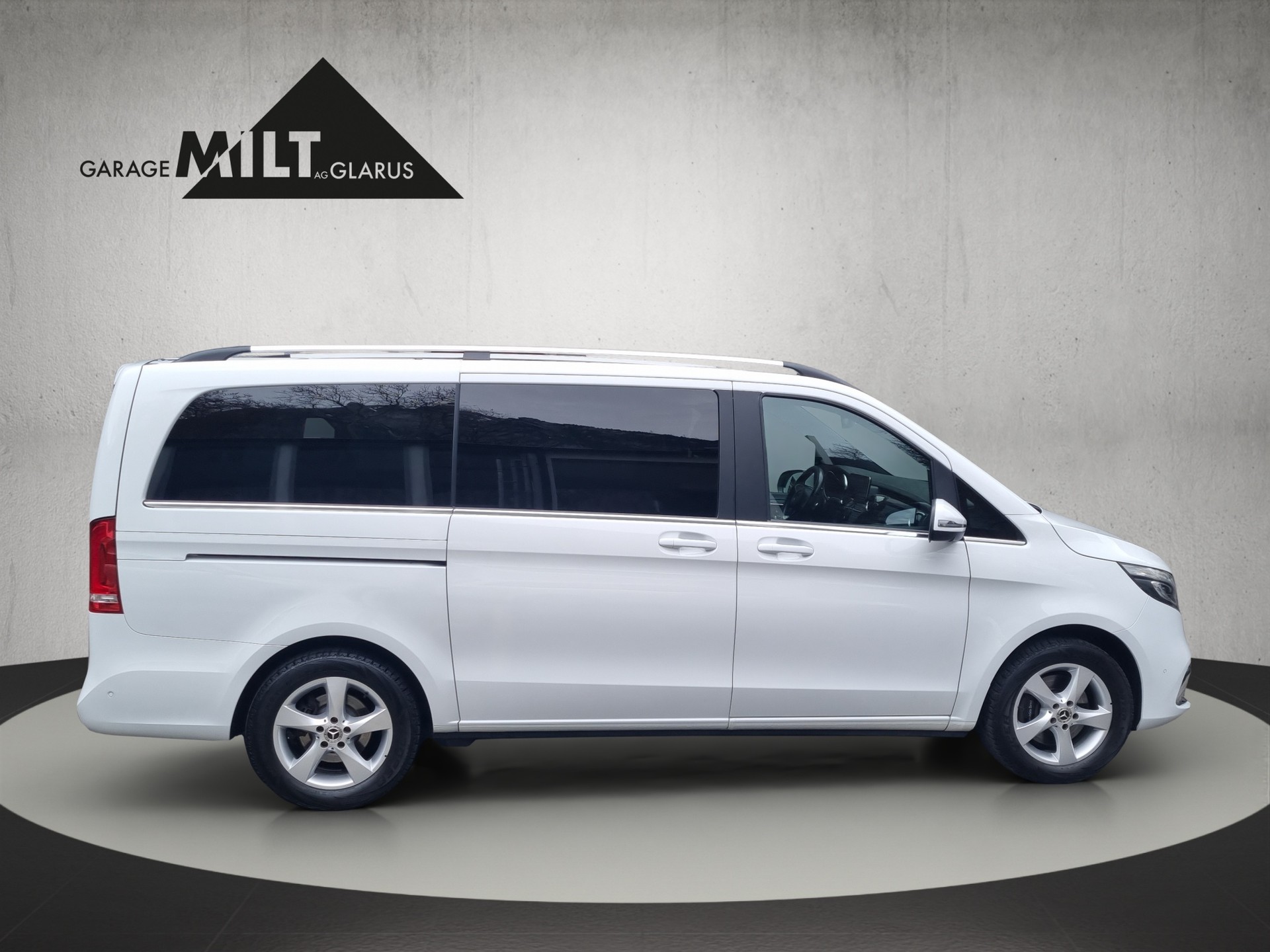 MERCEDES-BENZ V 300 d Swiss Ed. lang 4matic Van-image-6