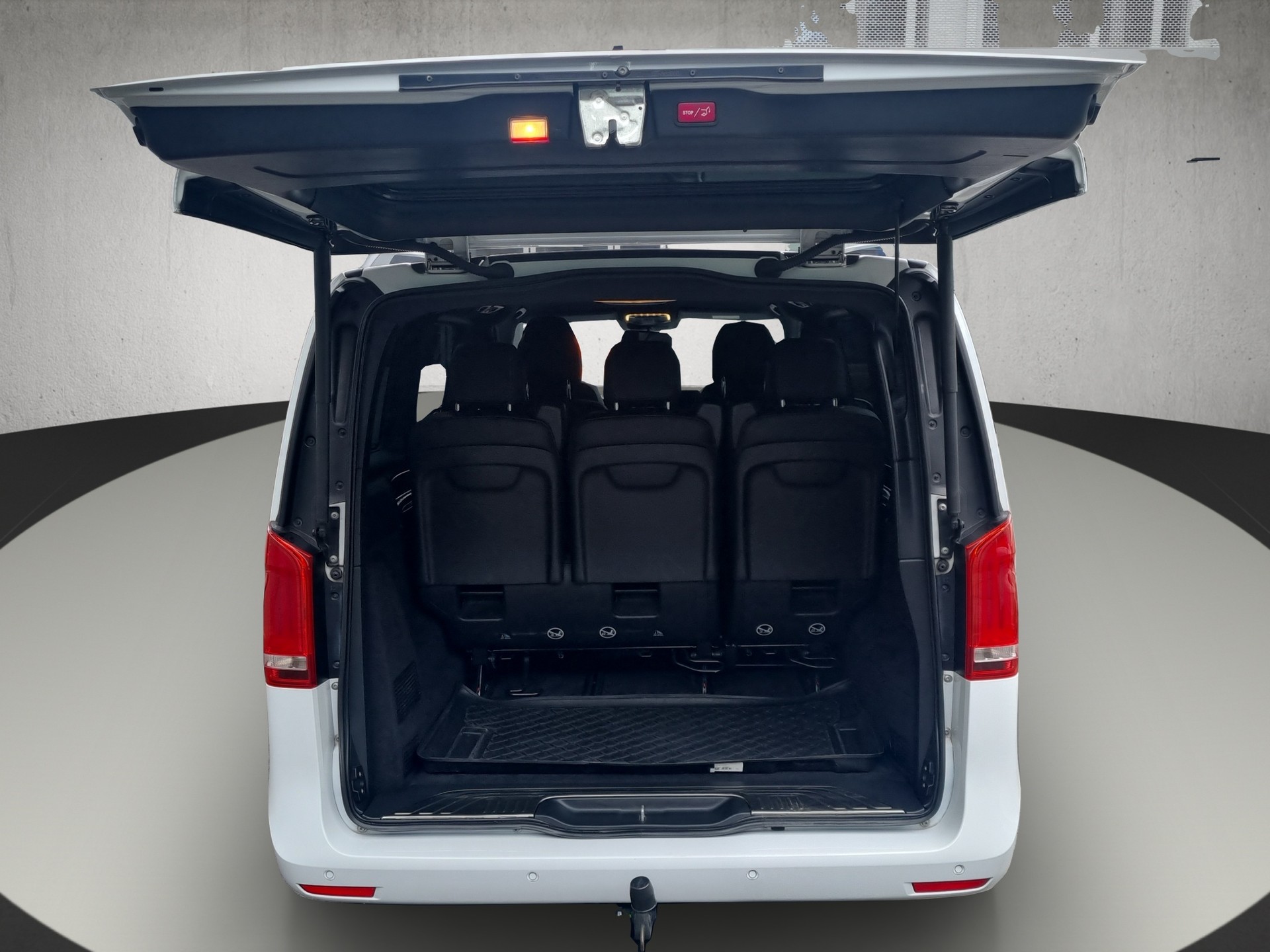 MERCEDES-BENZ V 300 d Swiss Ed. lang 4matic Van-image-13