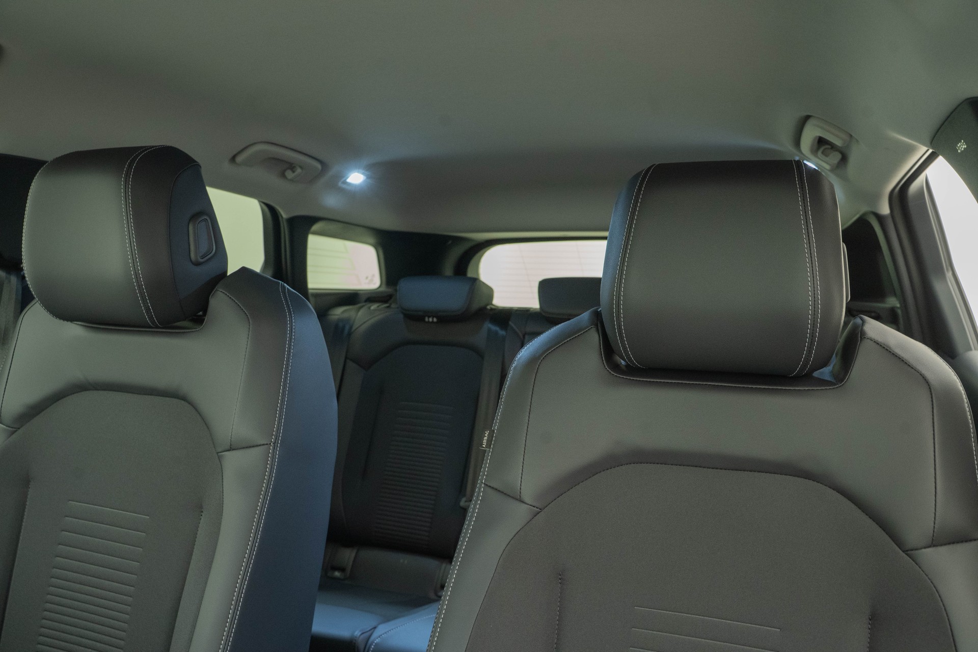 FORD Explorer Extended Range Premium AWD-image-9