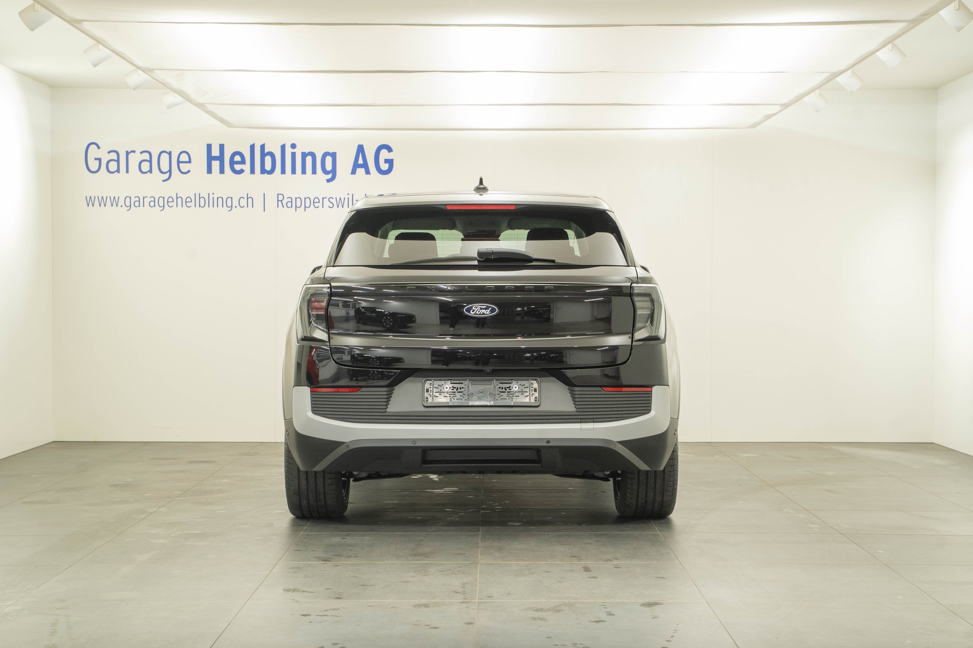 FORD Explorer Extended Range Premium AWD-showroom-element-3