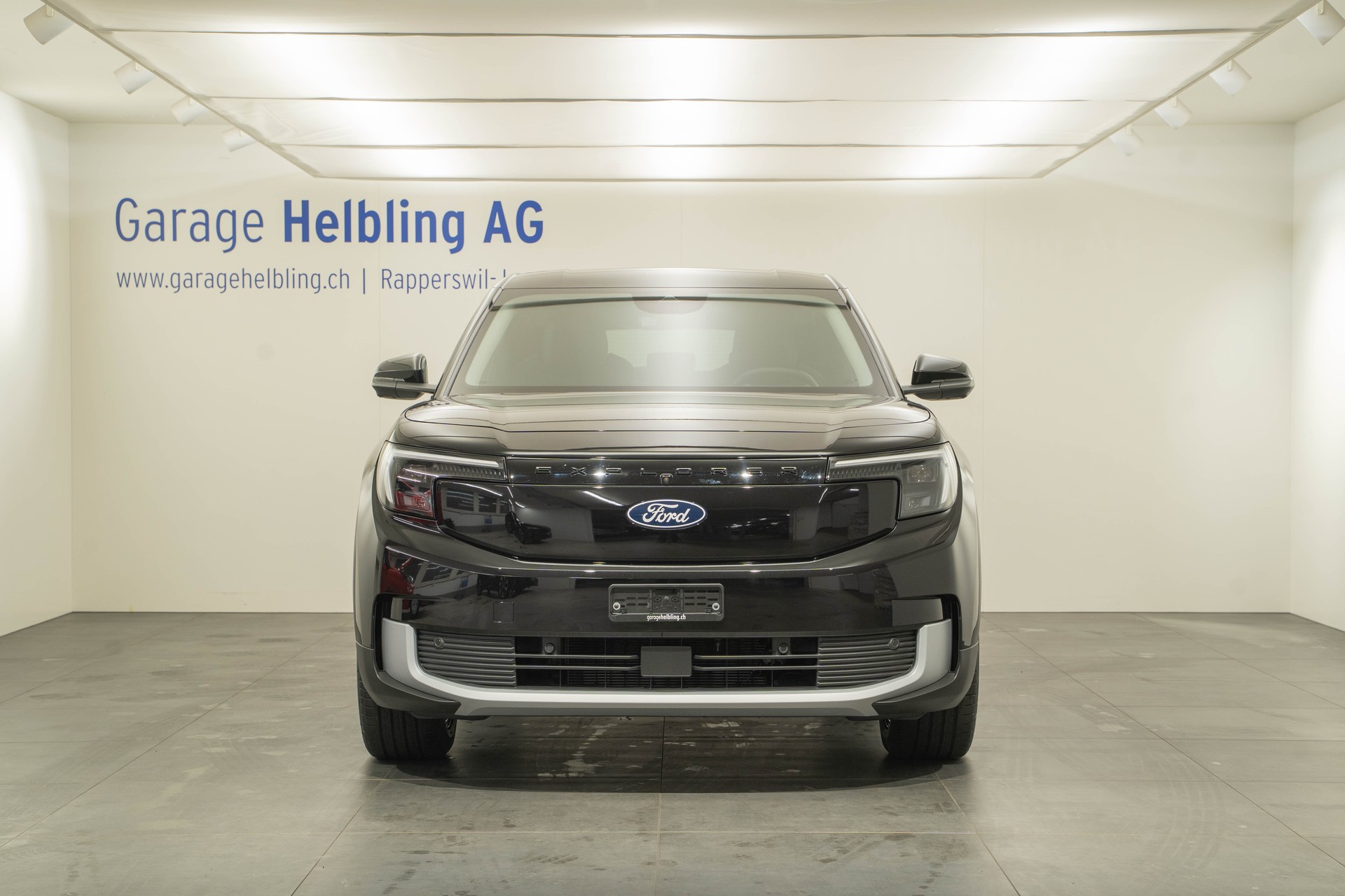 FORD Explorer Extended Range Premium AWD-showroom-element-1