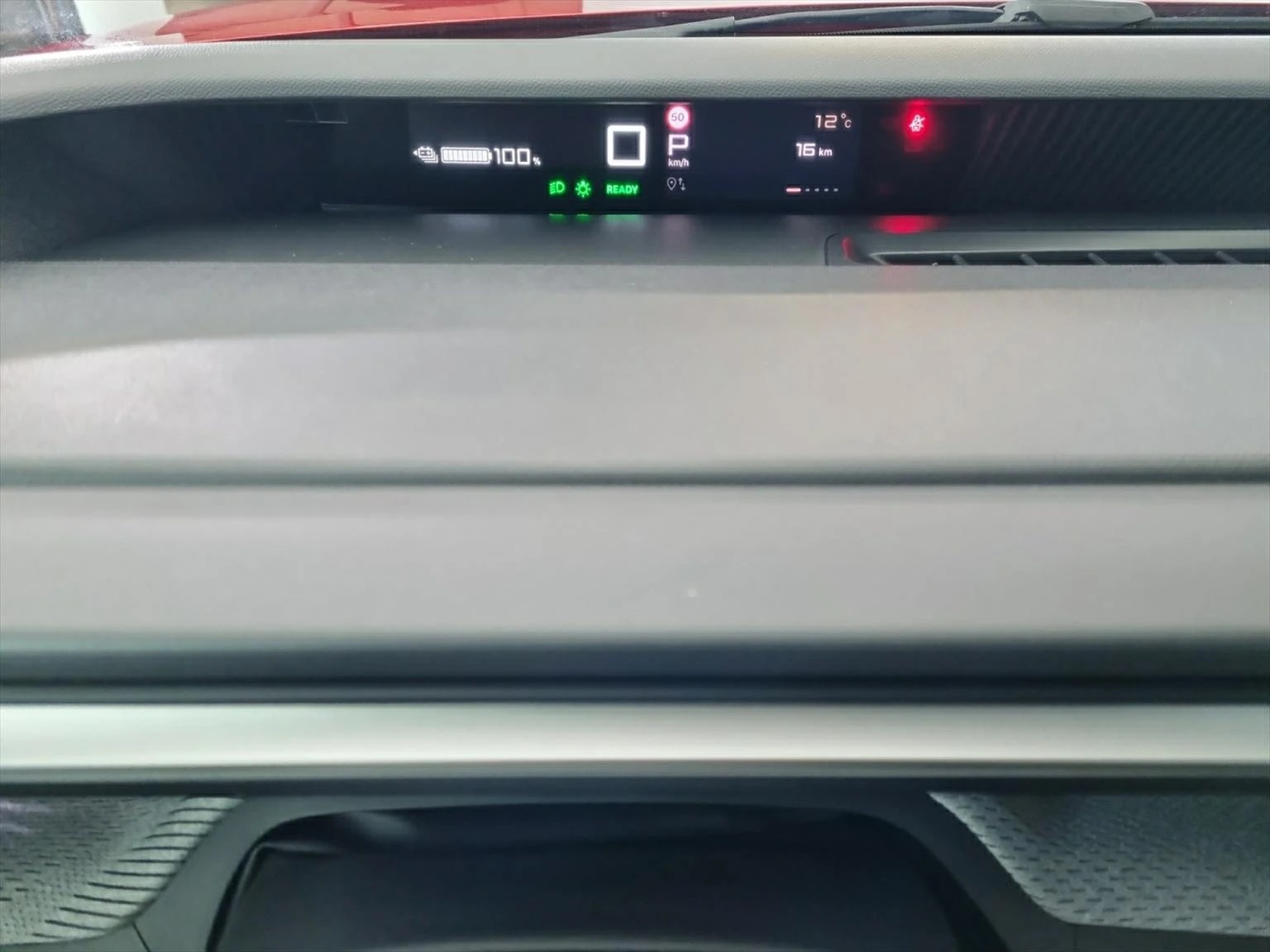 CITROEN e-C3 Aircross Max-image-13