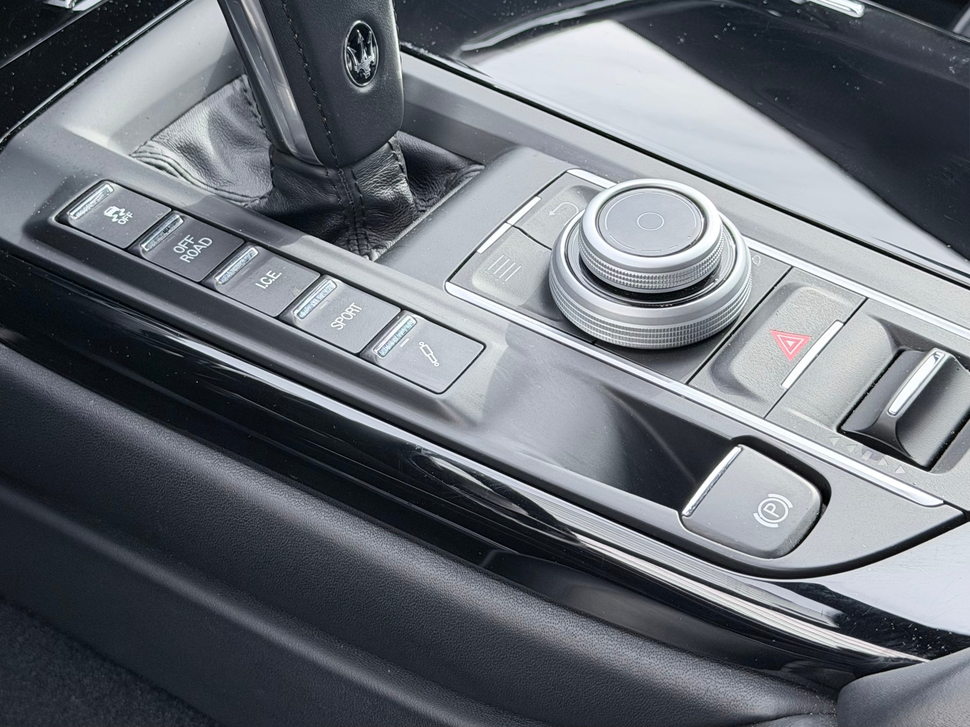 MASERATI Levante S 3.0 V6 GranSport Automatica-image-6
