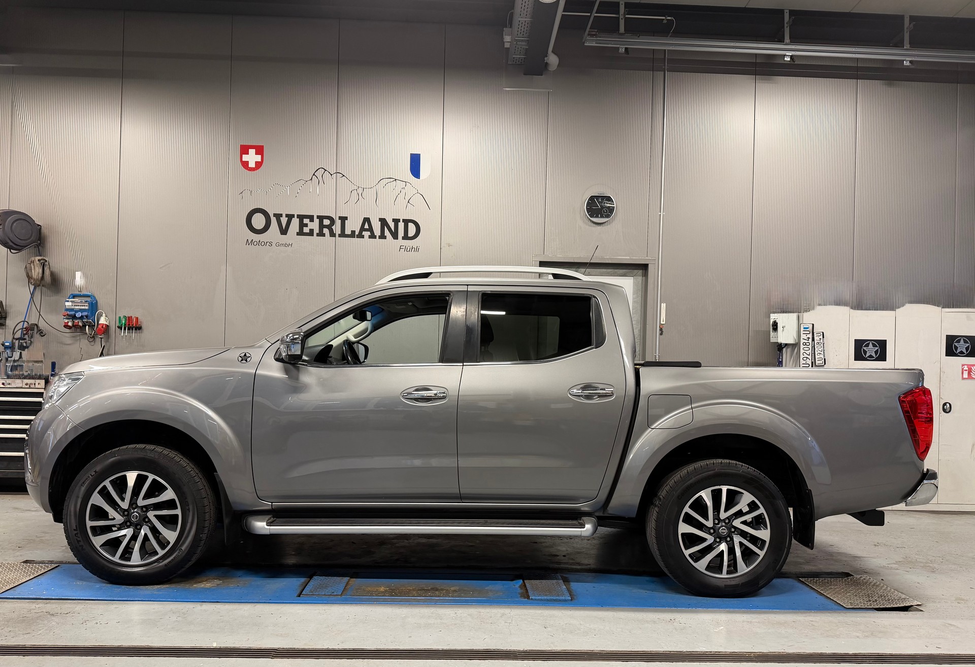 NISSAN Navara Double Cab Tekna 2.3 dCi 4WD Automatic-showroom-element-1