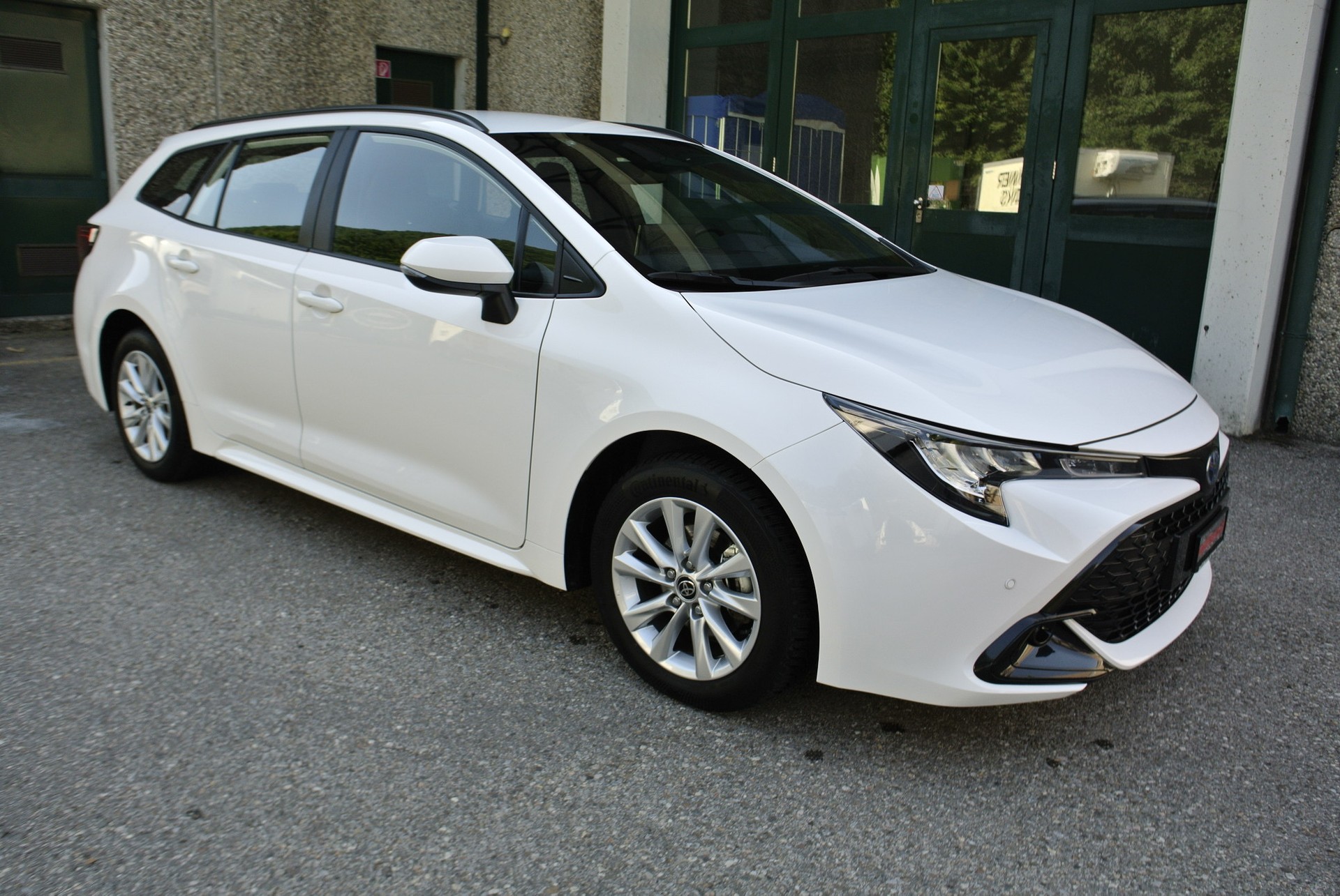TOYOTA Corolla Touring Sports 1.8 HSD Comfort e-CVT-showroom-element-3