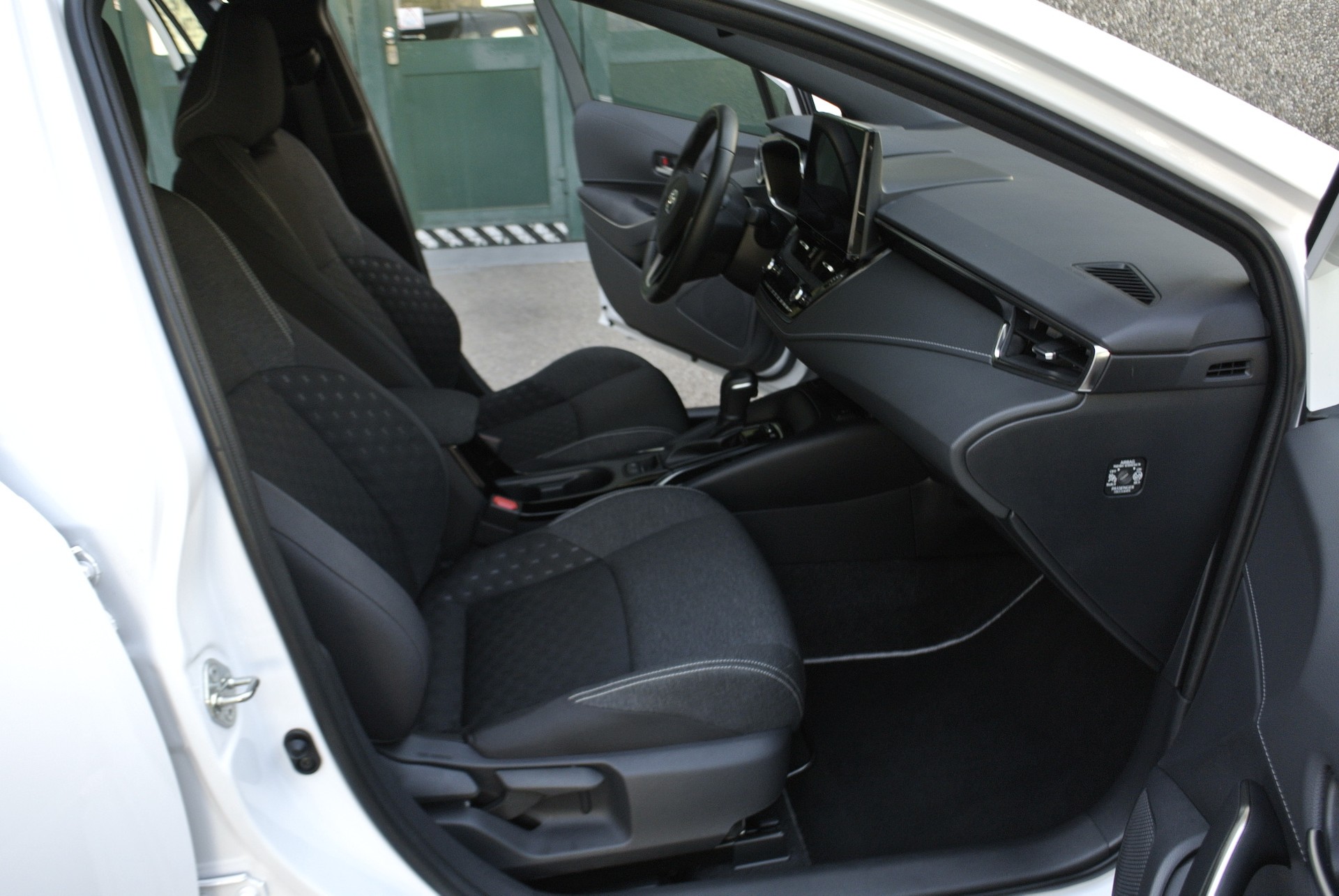 TOYOTA Corolla Touring Sports 1.8 HSD Comfort e-CVT-image-14