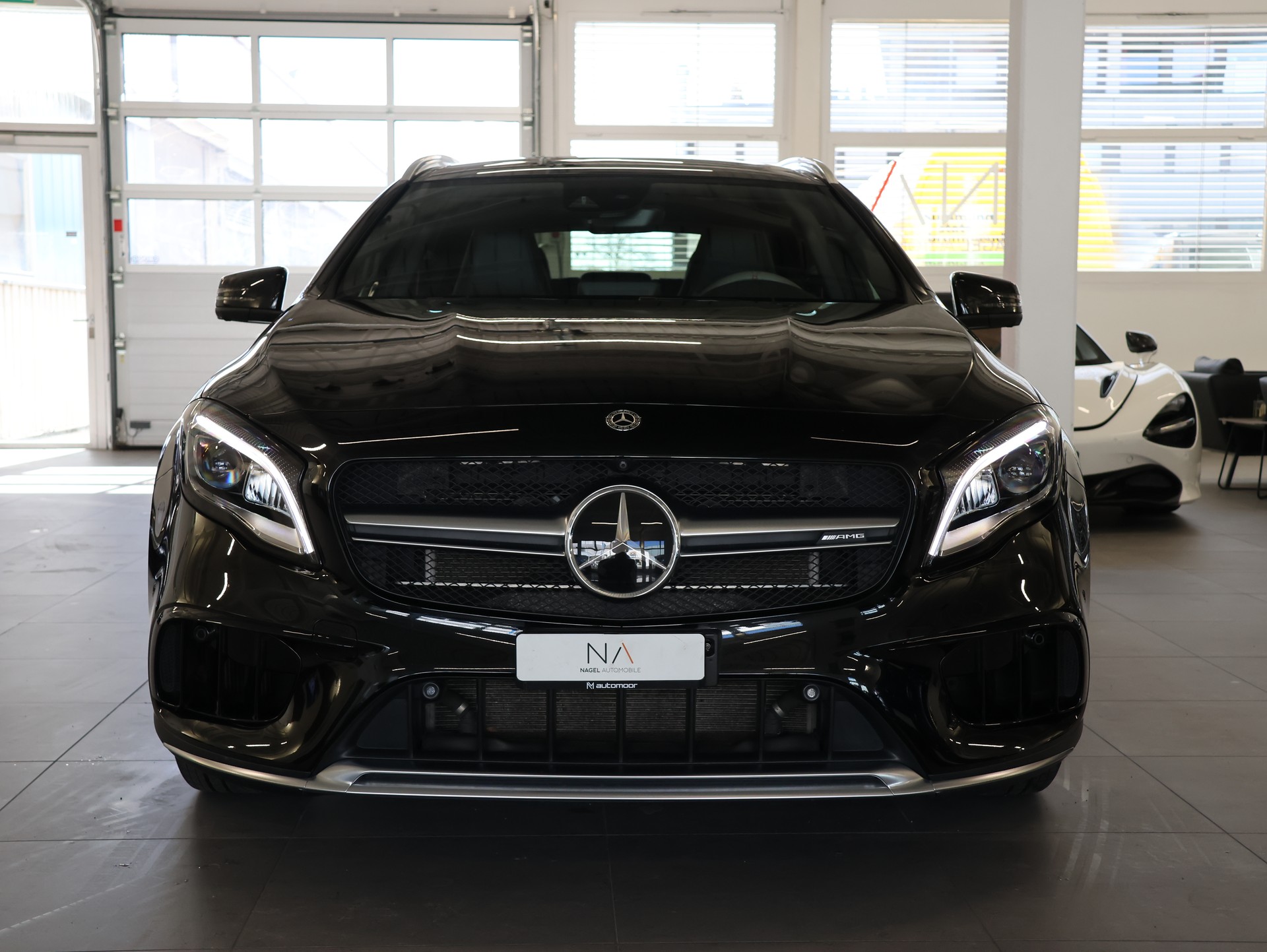 MERCEDES-BENZ GLA 45 AMG 4Matic 7G-DCT *360 Kamera* *Edition One* *Panoramadach*-showroom-element-2