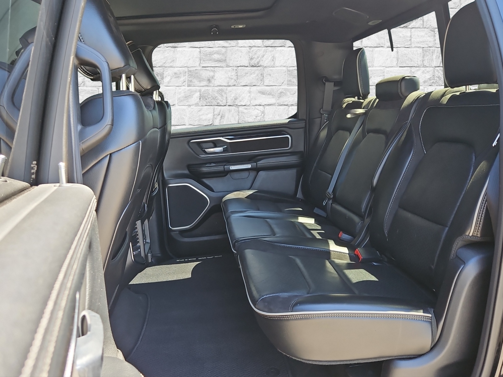 DODGE Ram 1500 Crew Kab. Pick-up 5.7 HEMI MDS VVT Laramie-image-7