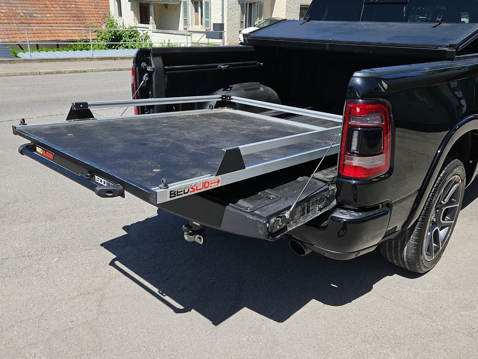 DODGE Ram 1500 Crew Kab. Pick-up 5.7 HEMI MDS VVT Laramie-image-9