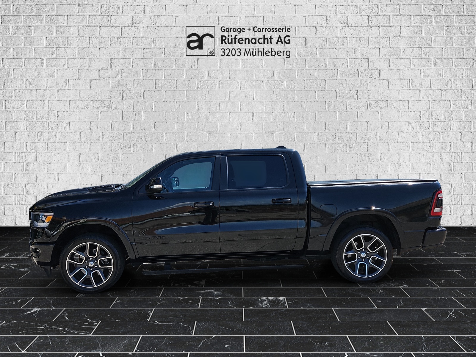DODGE Ram 1500 Crew Kab. Pick-up 5.7 HEMI MDS VVT Laramie-image-4